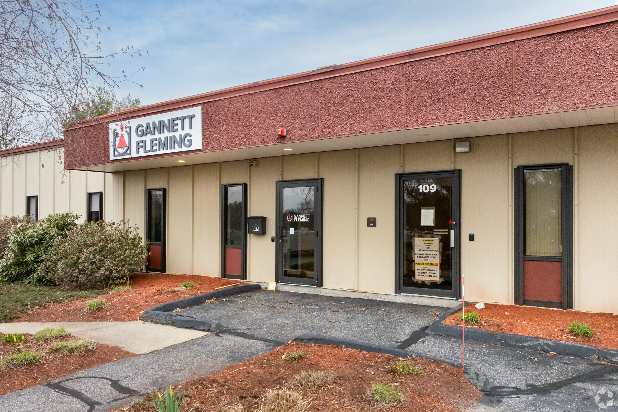 107-109 South St, Hopkinton, MA for Rent