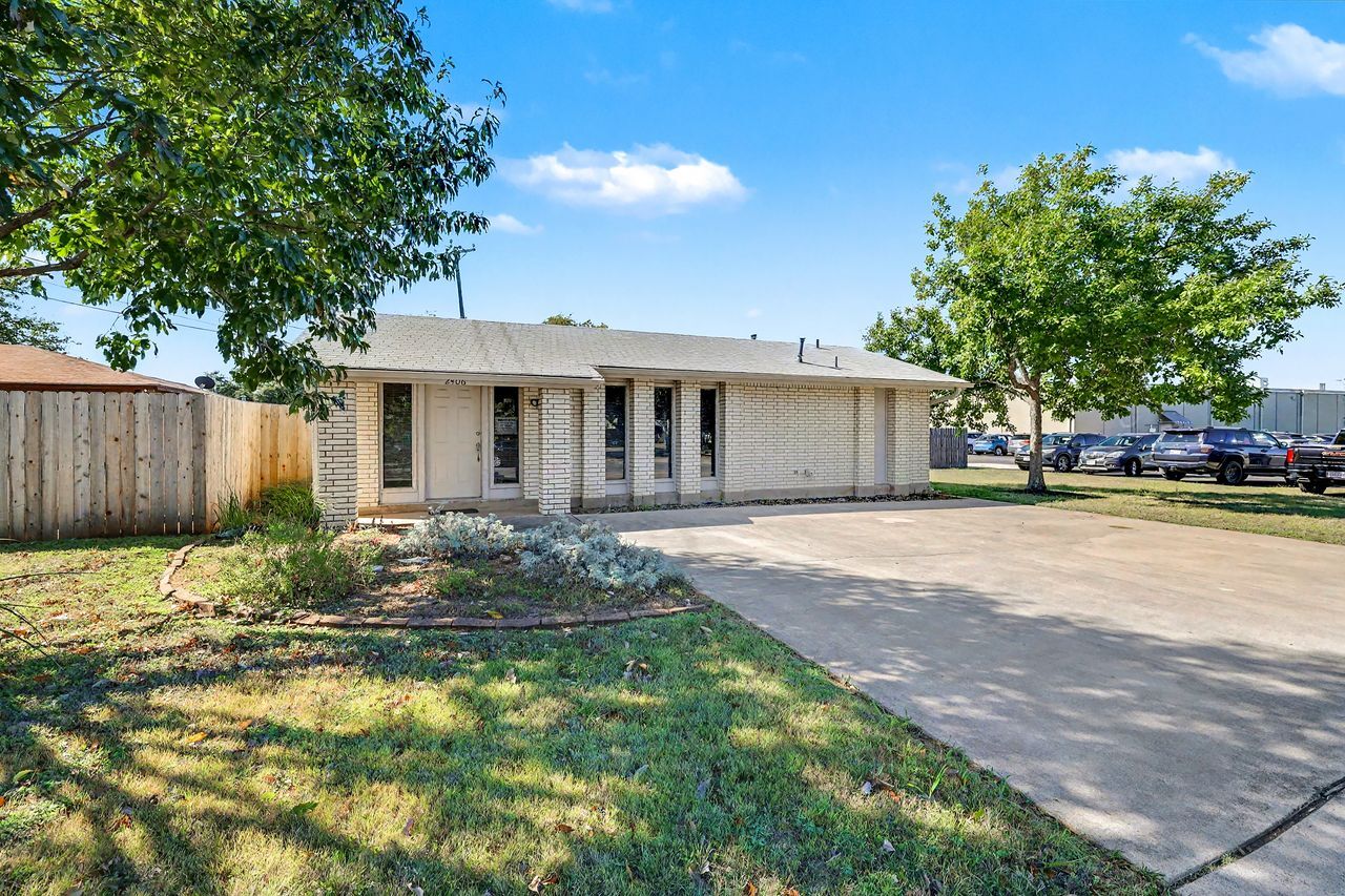 2406 Dawn Dr, Georgetown, TX for Sale