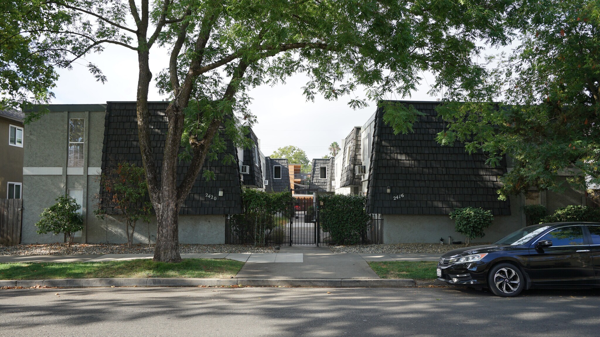 2416 S St, Sacramento, CA for Sale
