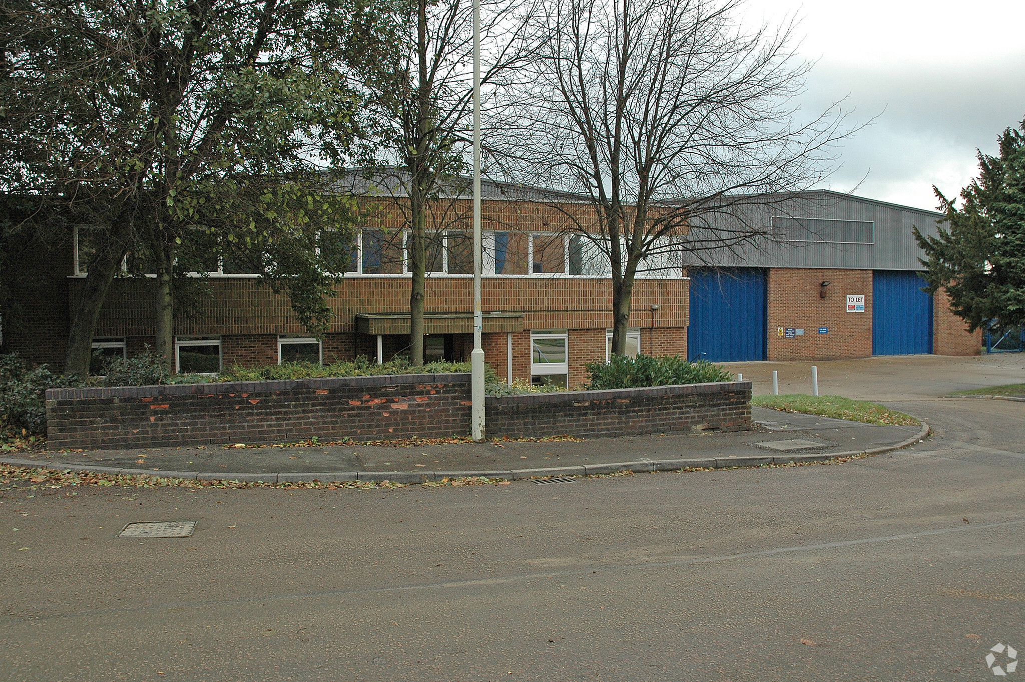 18-20 Southfields Rd, Dunstable, BDF for Rent