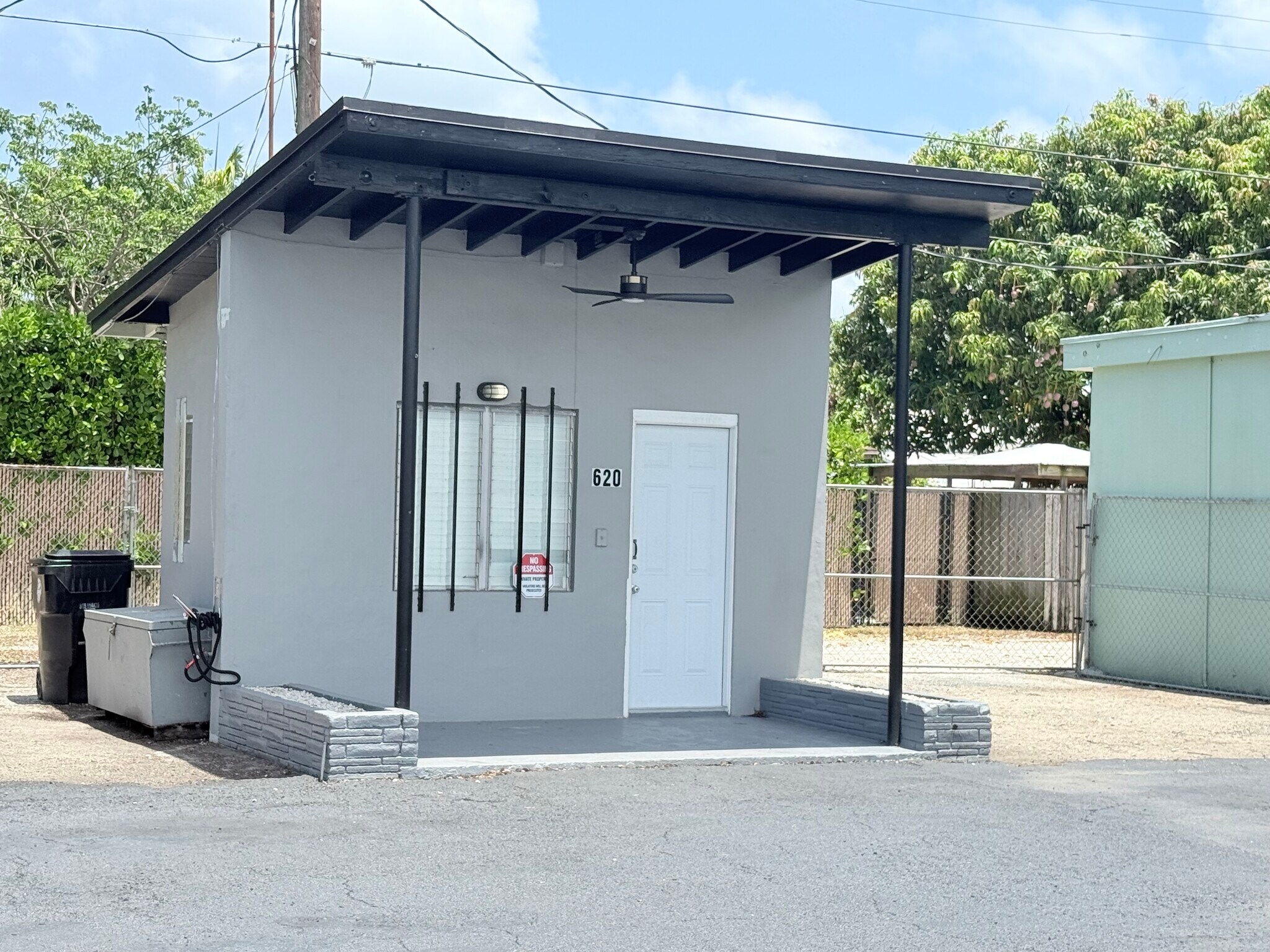 620 Dixie Highway Hwy, Lake Worth Beach, FL for Rent
