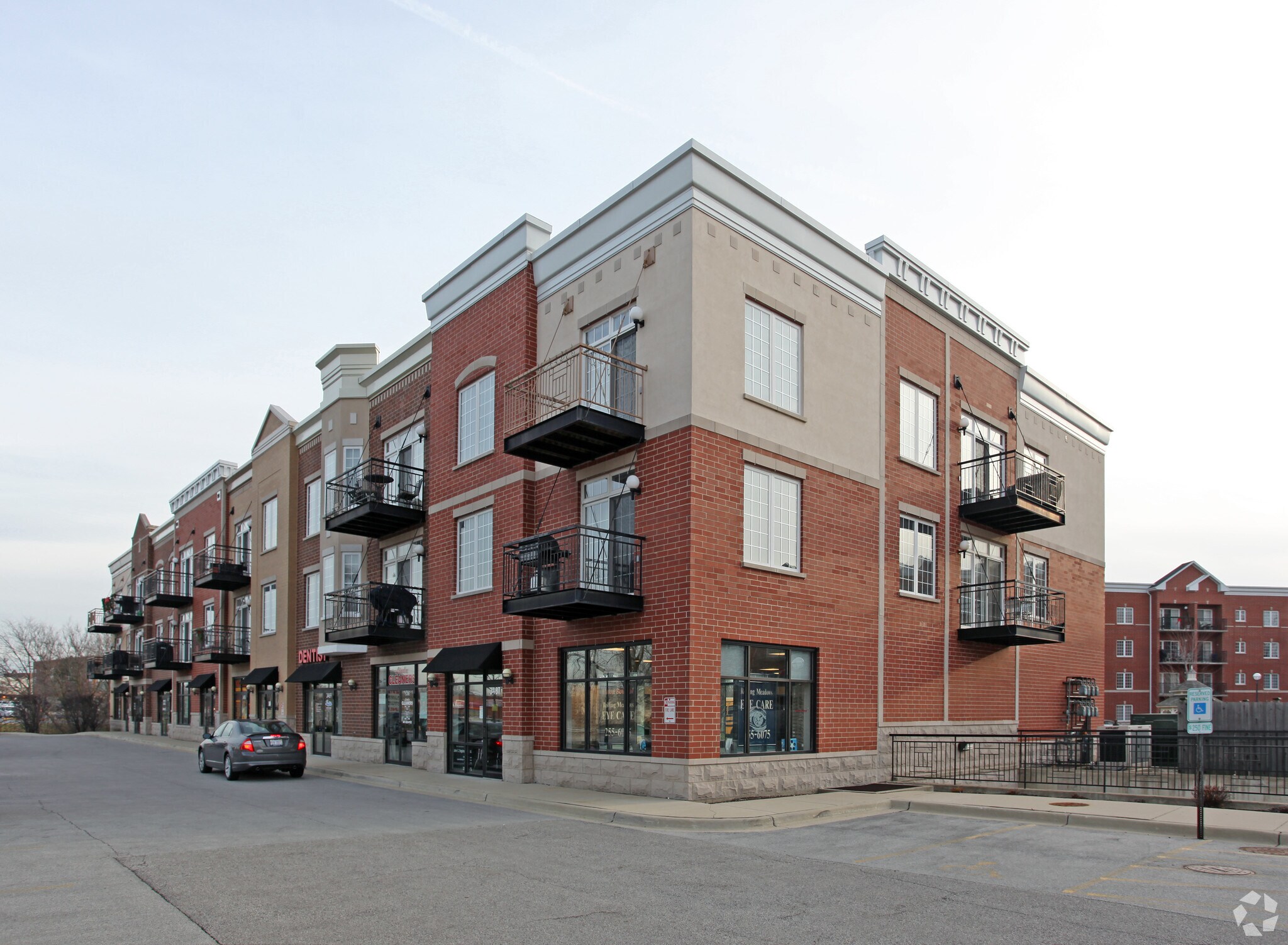 34093487 Kirchoff Rd Rolling Meadows, IL 60008 Shopping Center