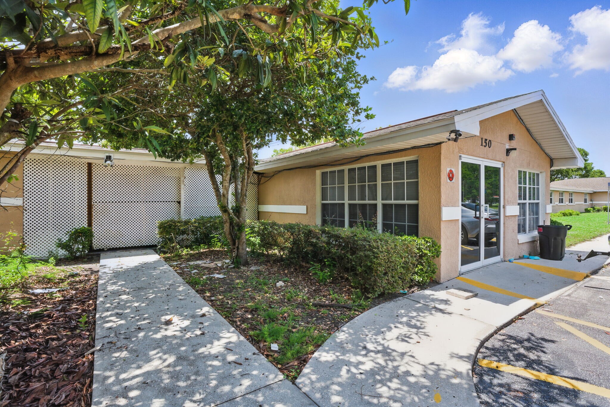 150 Willow Dr, Orlando, FL for Sale