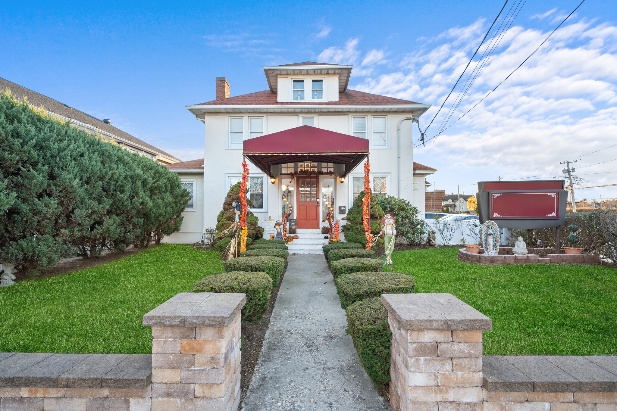 70 Park Ave, Bay Shore, NY for Sale