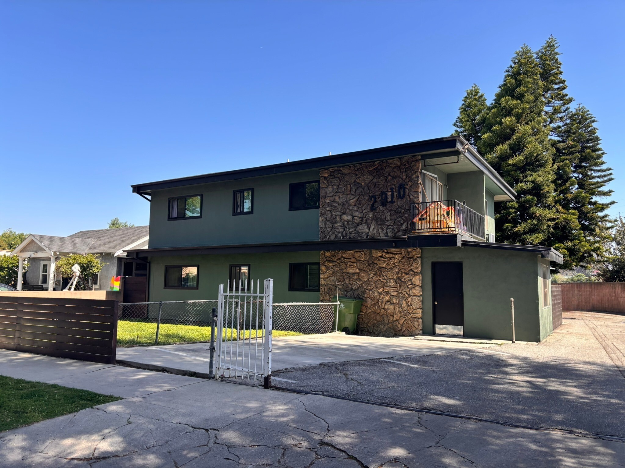 2910 Acresite St, Los Angeles, CA for Sale