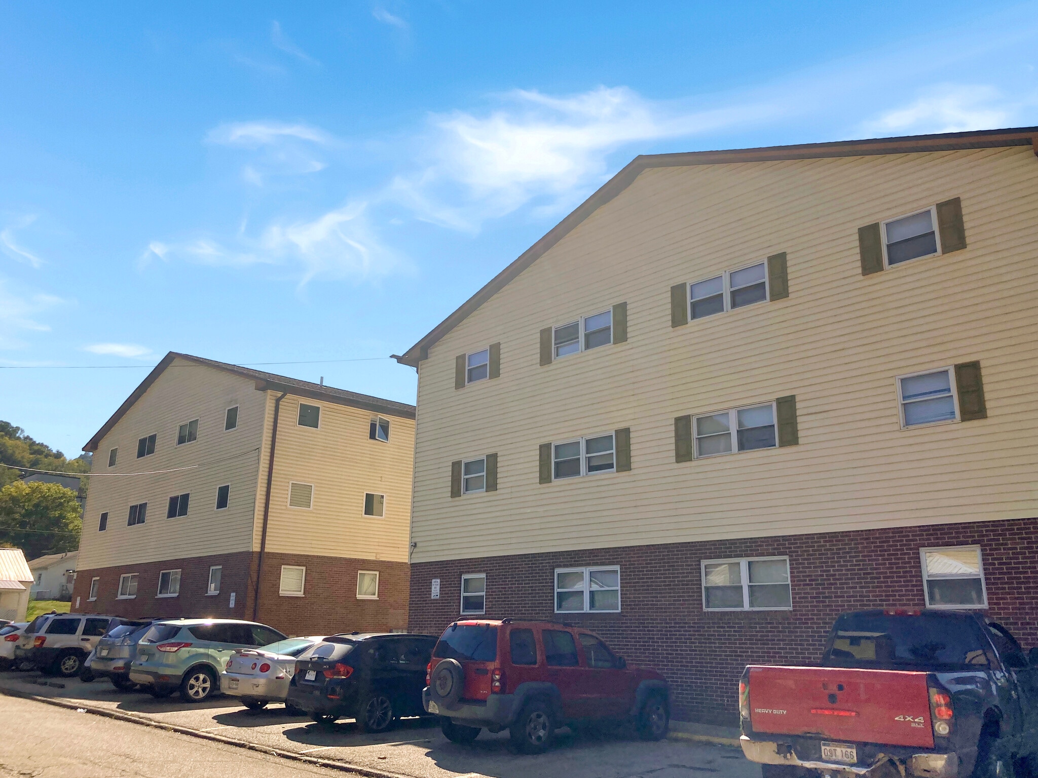 800 4th Ave, Montgomery, WV for Sale