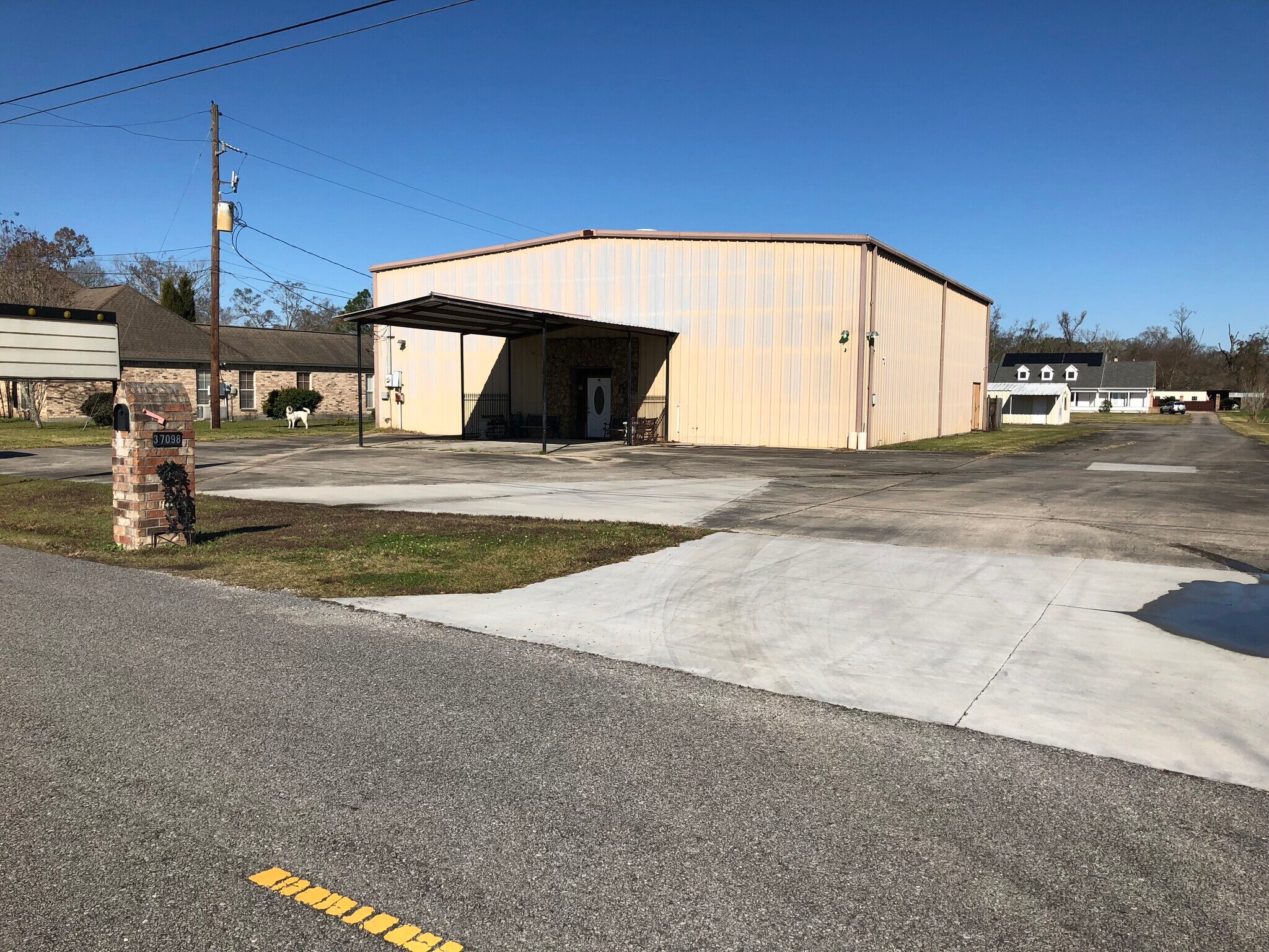 37092 Miller Rd, Prairieville, LA for Rent