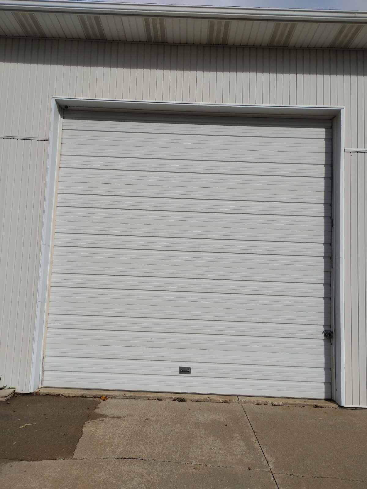 4296 Van Dyke Rd, Almont, MI for Rent