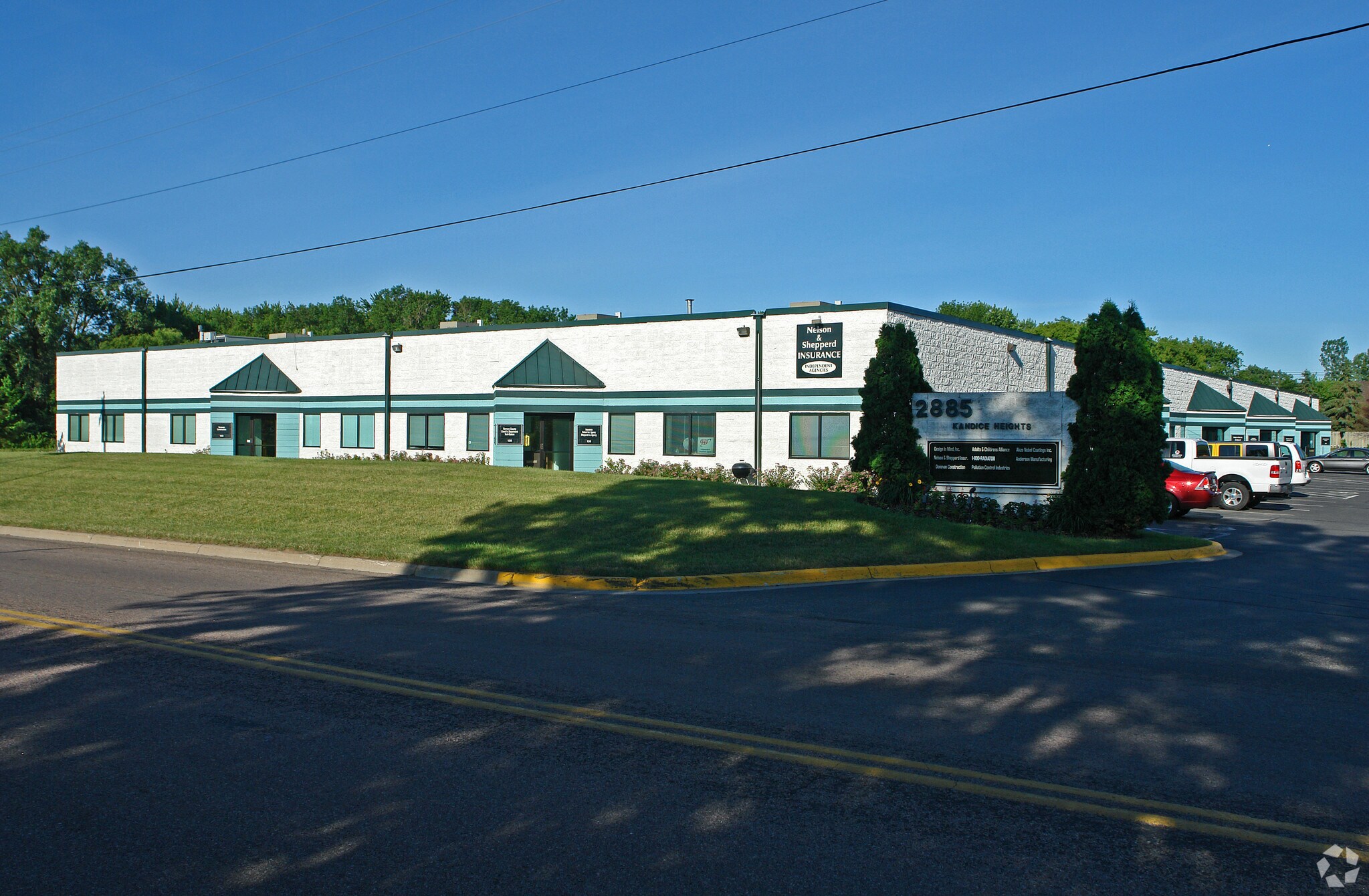 2885 Country Dr, Little Canada, MN for Rent