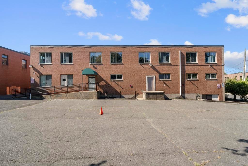 621 Farmington Ave, Hartford, CT for Sale