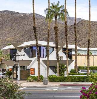 Palm Springs, CA Storefront Retail/Office - 201 N Indian Canyon Dr