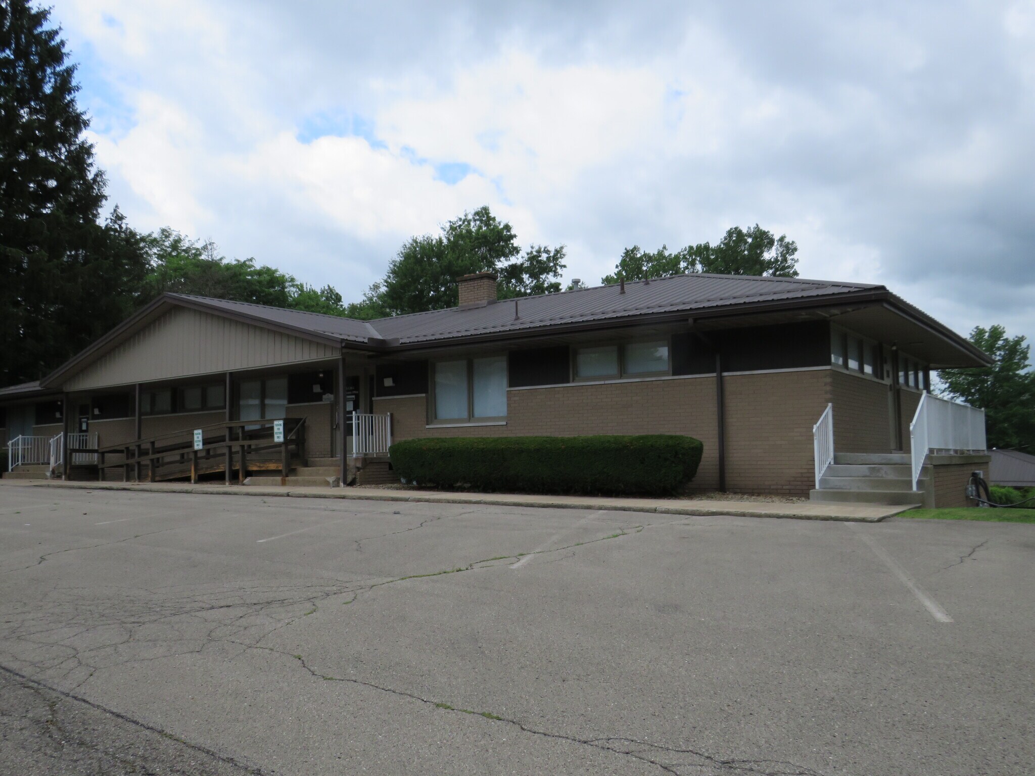 408-410 Hillcrest Ave, Grove City, PA for Sale