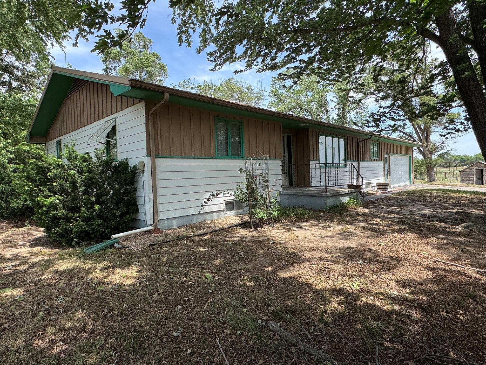 914 N Burmac Rd, Burrton, KS for Sale