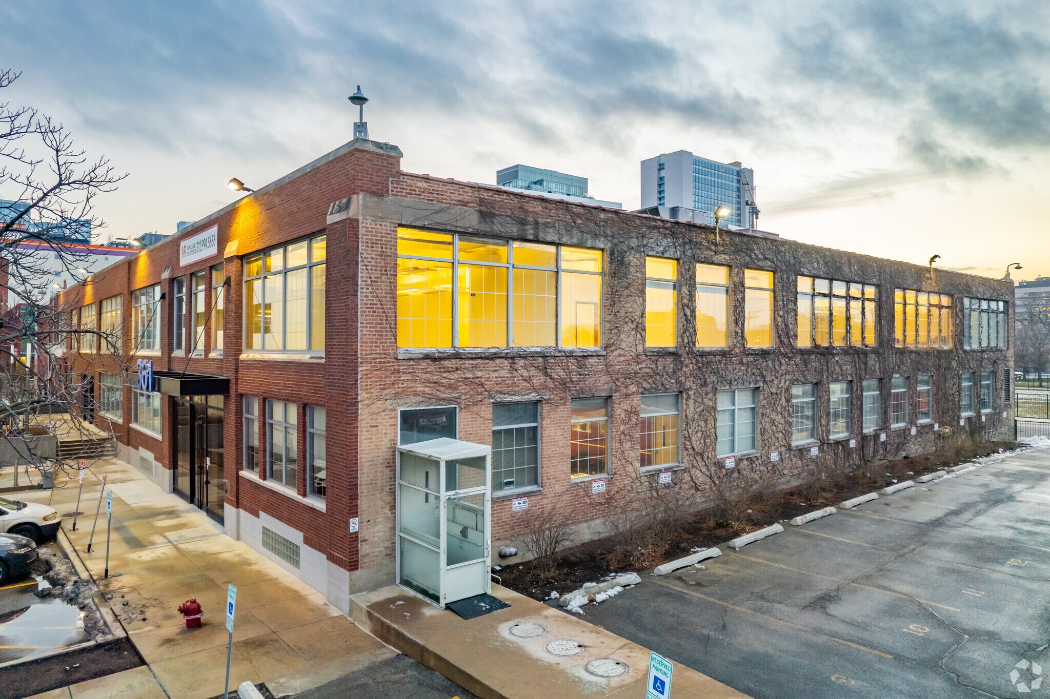 361 W Chestnut St, Chicago, IL for Rent