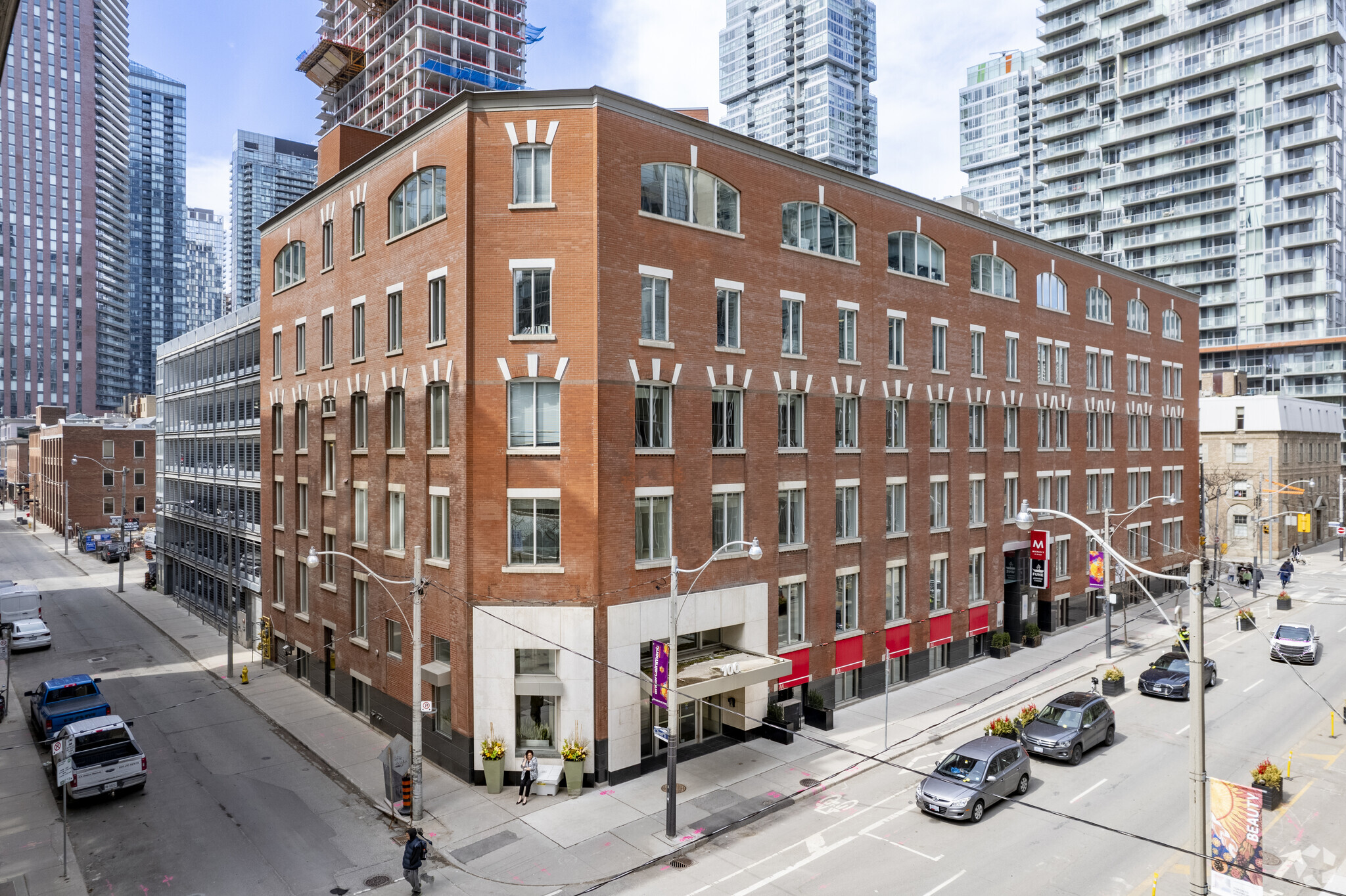 100 Simcoe St, Toronto, ON for Rent