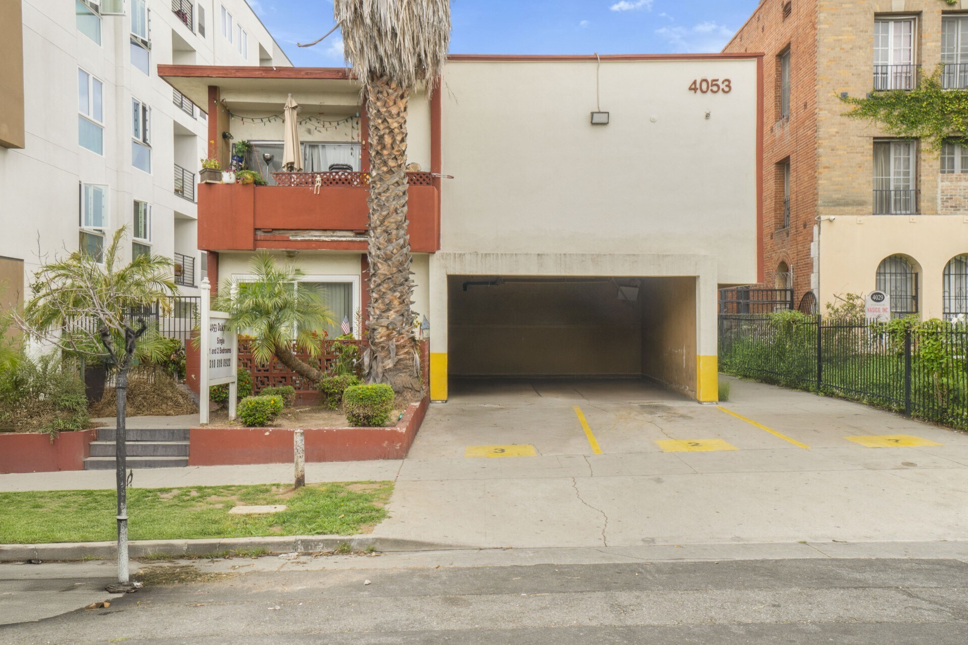 4053 Oakwood Ave, Los Angeles, CA for Sale