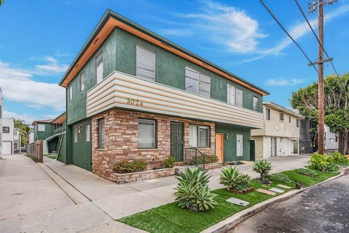 3024 E 3rd St, Long Beach, CA for Sale