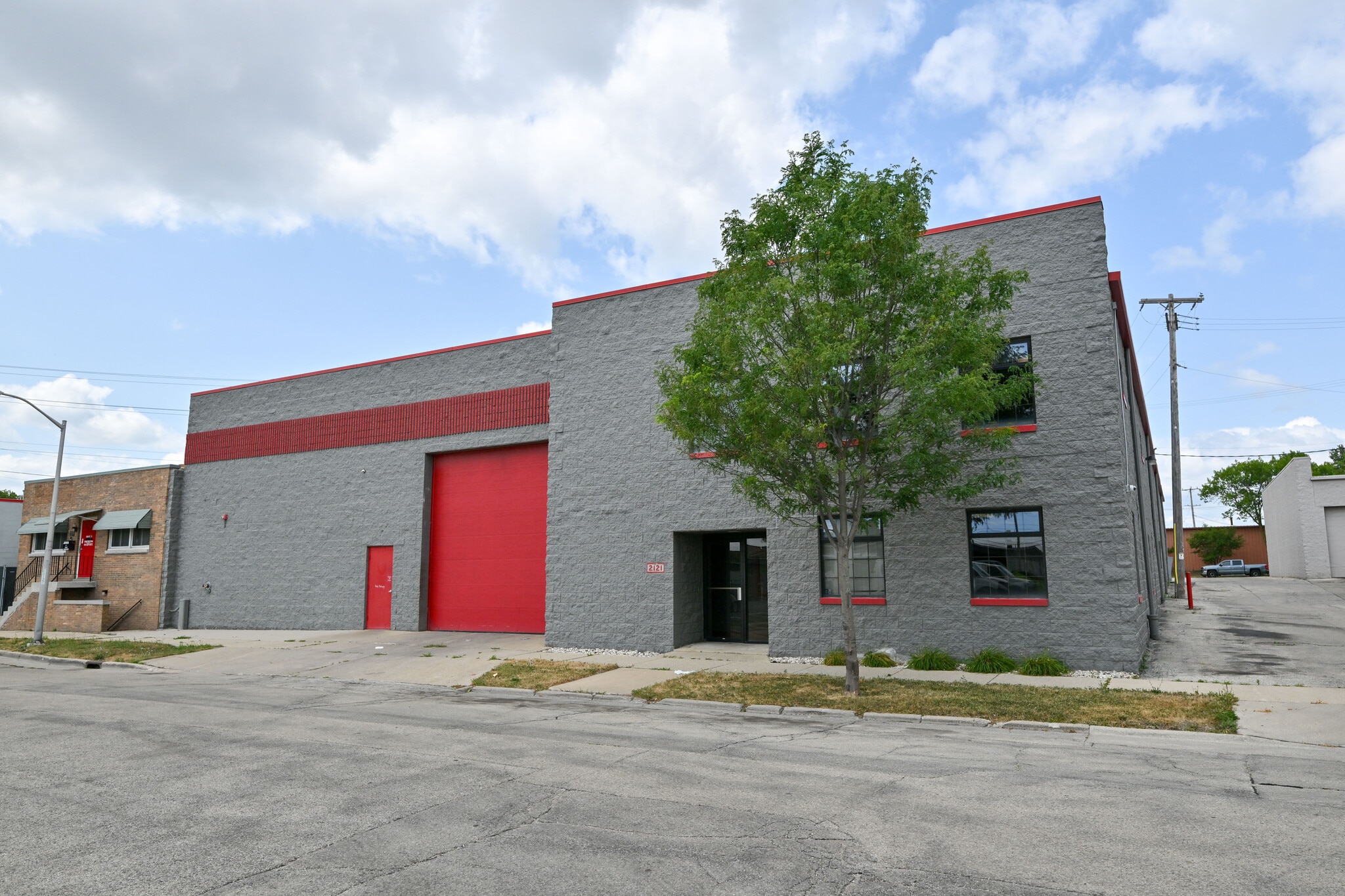 2121 S 55th St, West Allis, WI for Rent
