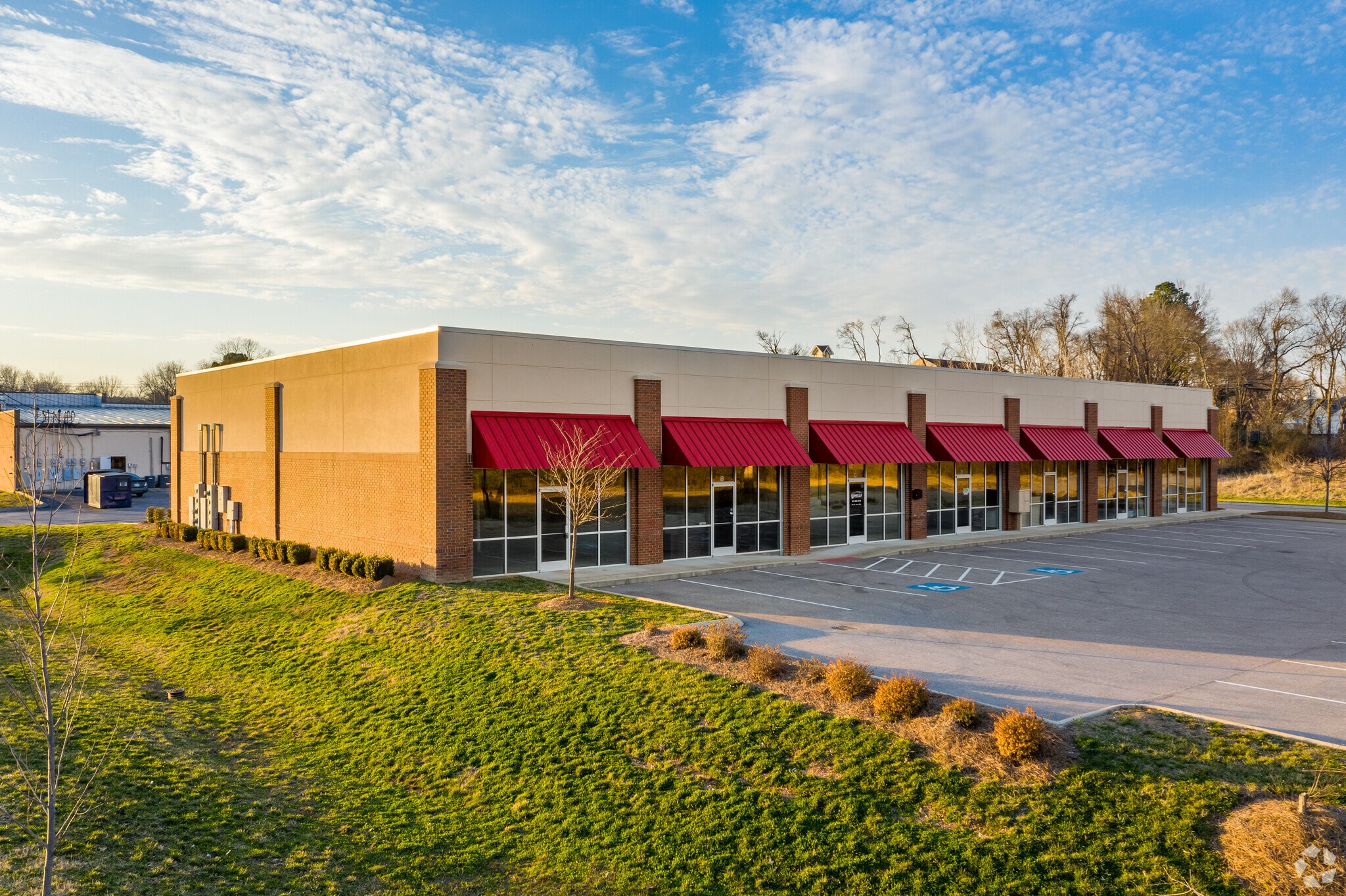 1221 N Commerce Ct, Columbia, TN for Rent