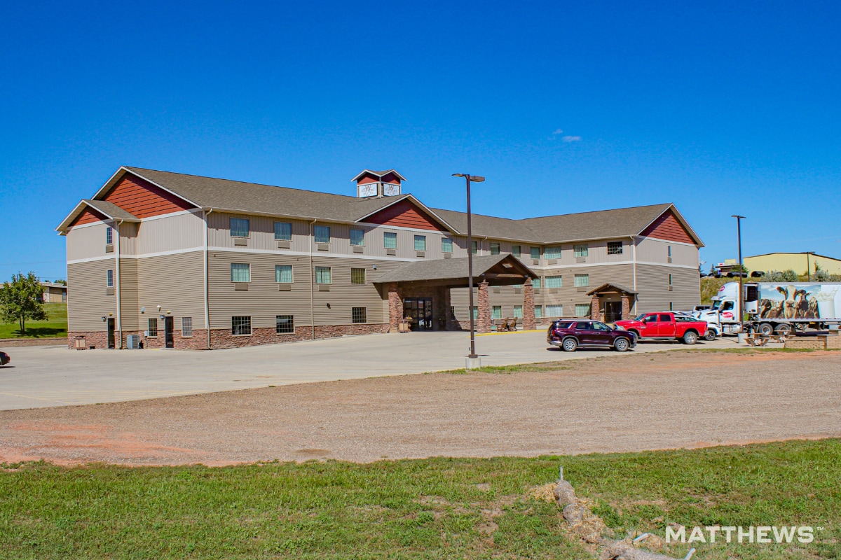 810 3rd Ave sw, Watford City, ND for Sale