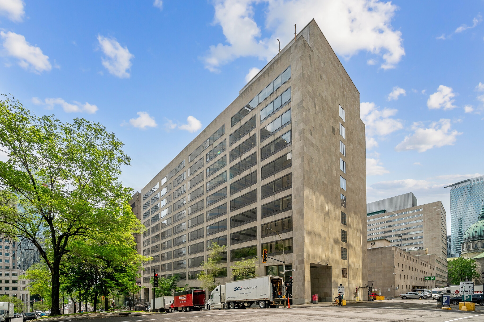 1060 Boul Robert-Bourassa, Montréal, QC for Rent