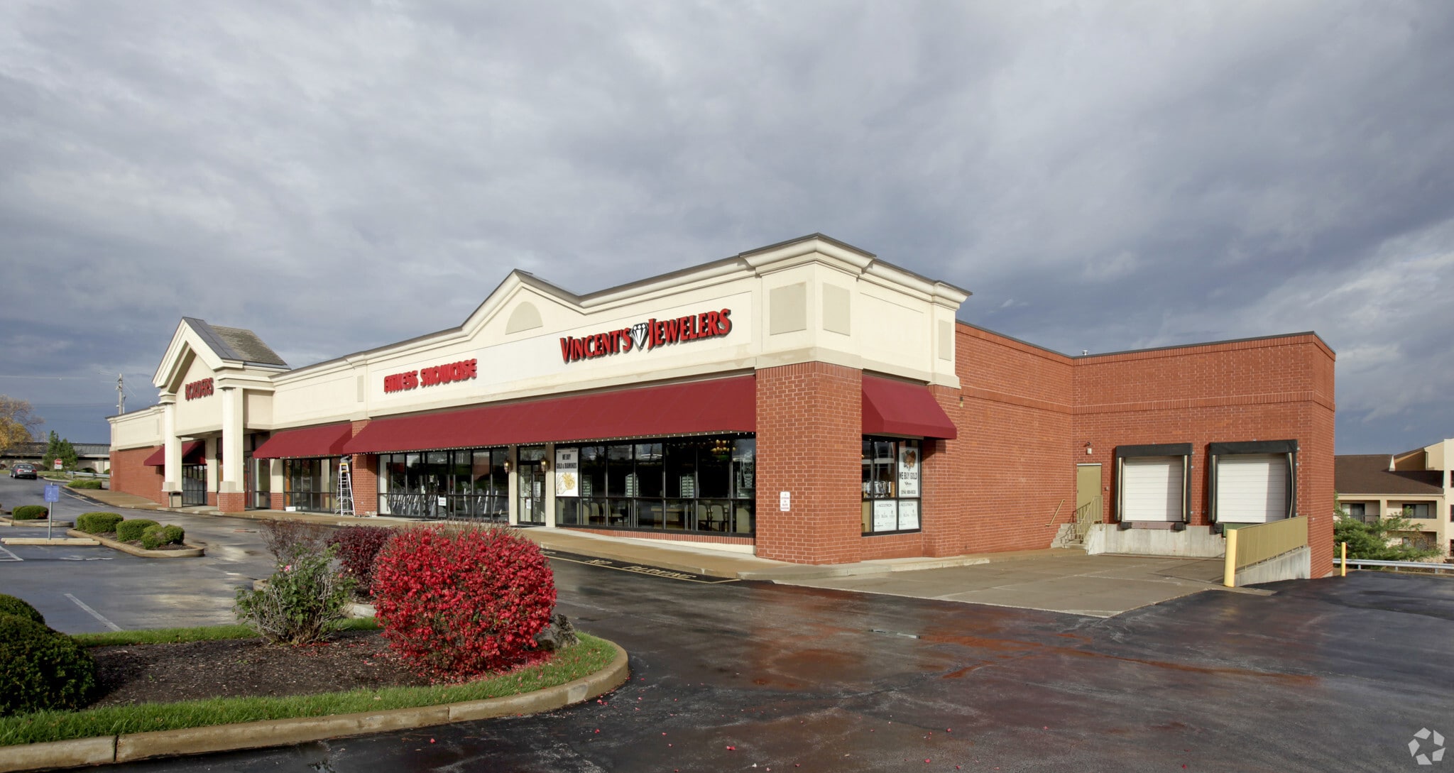 11733-11745 Olive Blvd, Creve Coeur, MO for Sale