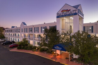 Peoria, IL Hospitality - 2002 W War Memorial Dr
