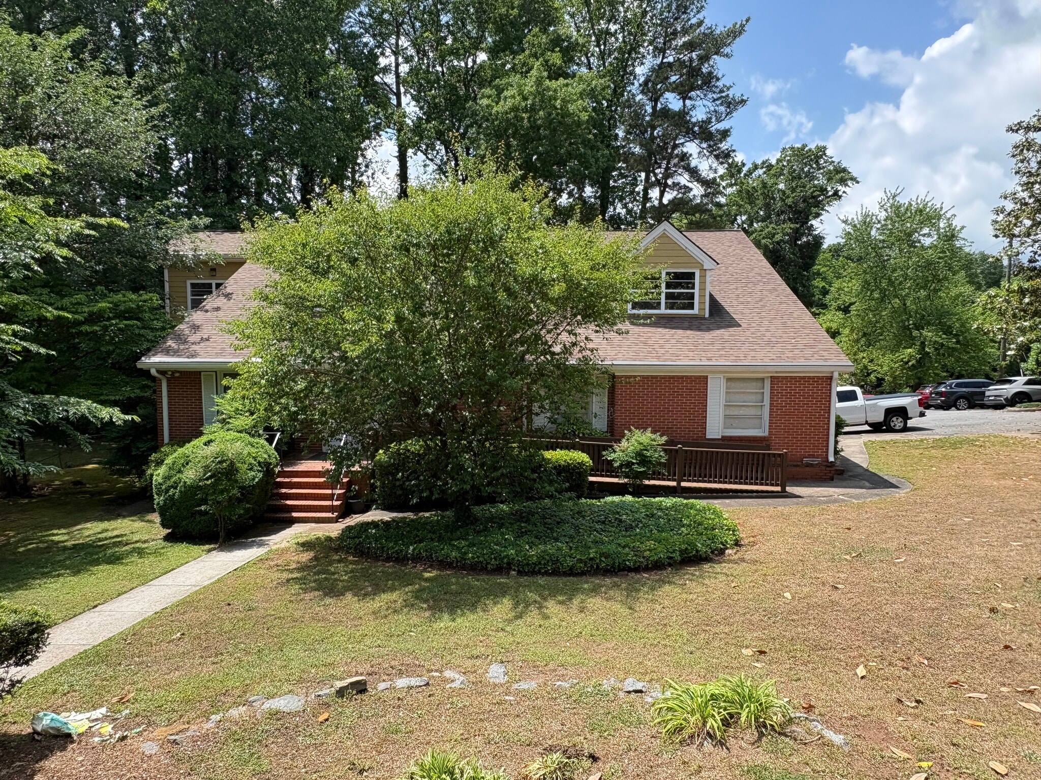 100 SE Dogwood Dr, Marietta, GA for Sale