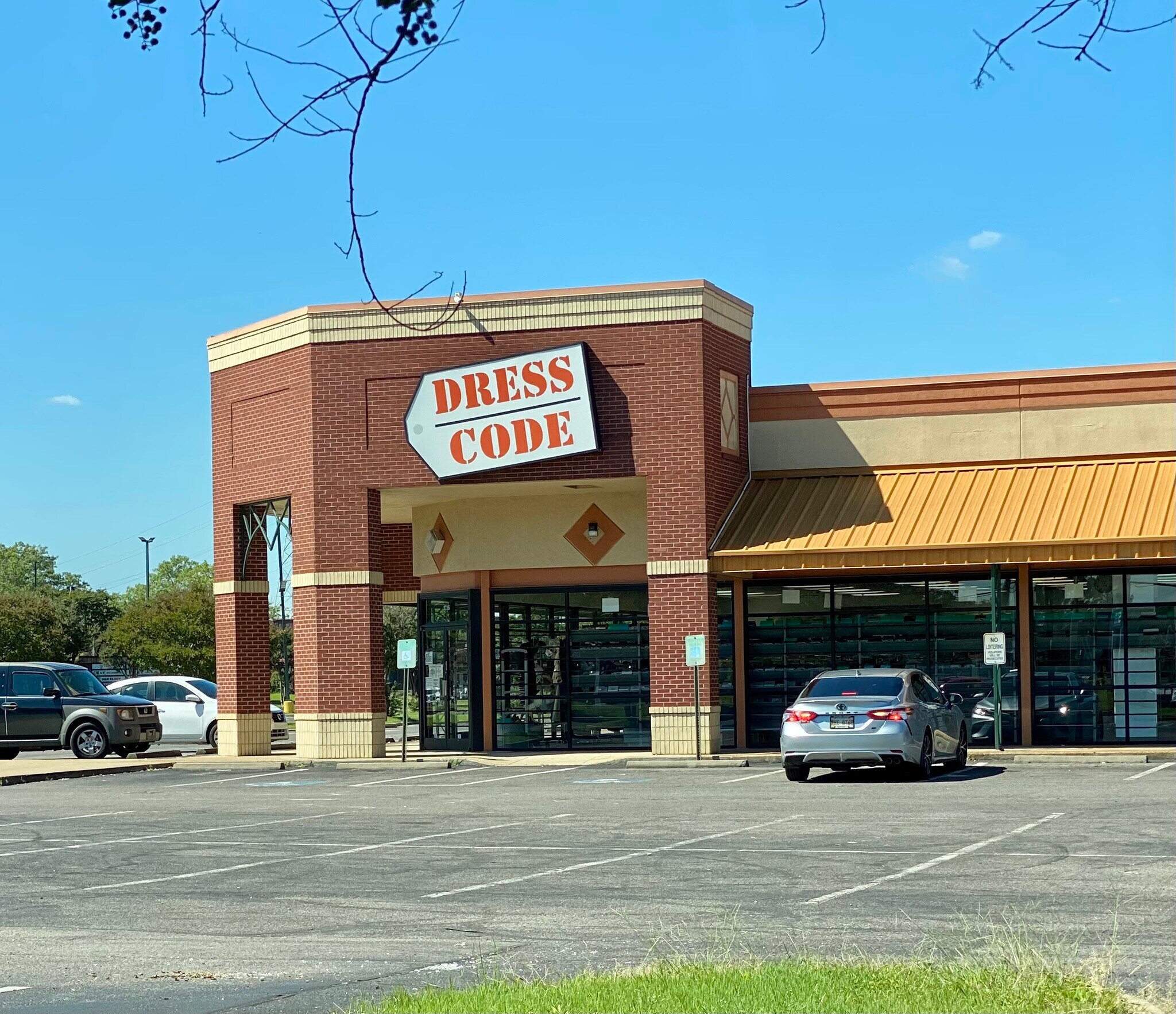 2685 S Perkins Rd, Memphis, TN for Rent
