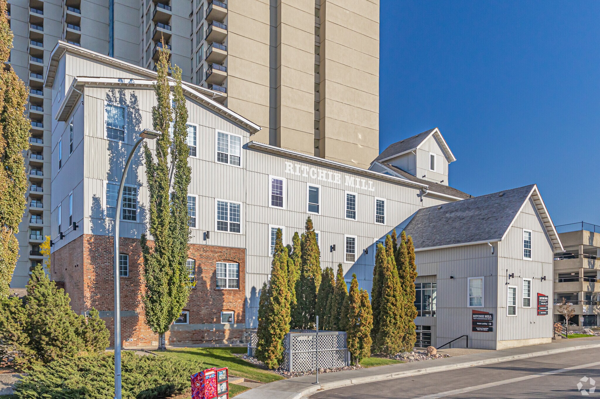 10171 Saskatchewan Dr, Edmonton, AB for Rent