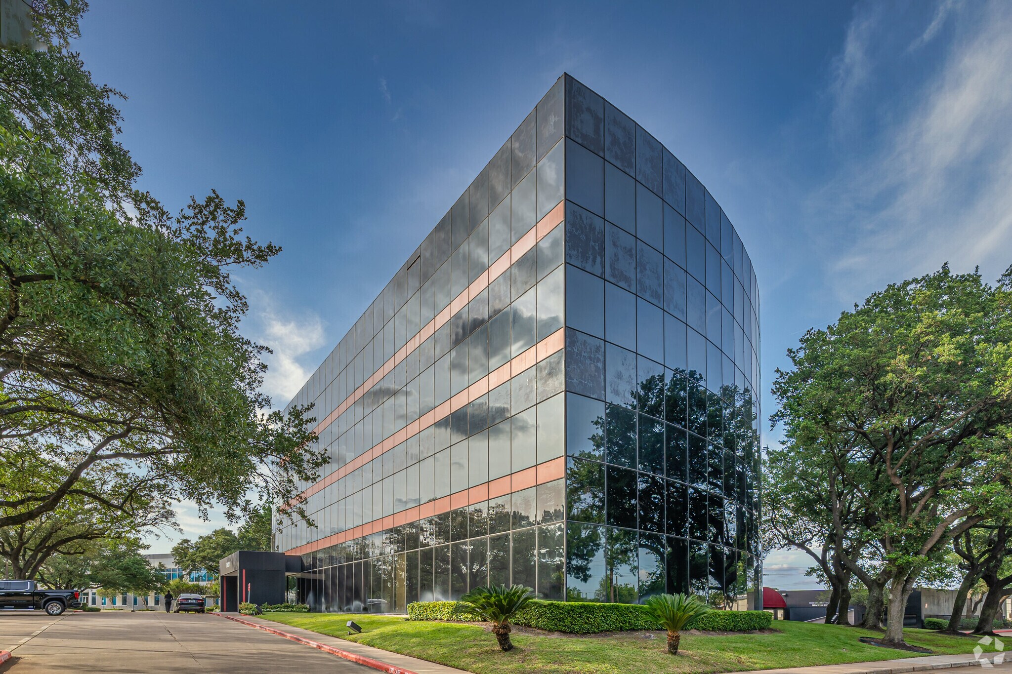 12600 N Featherwood Dr, Houston, TX for Rent