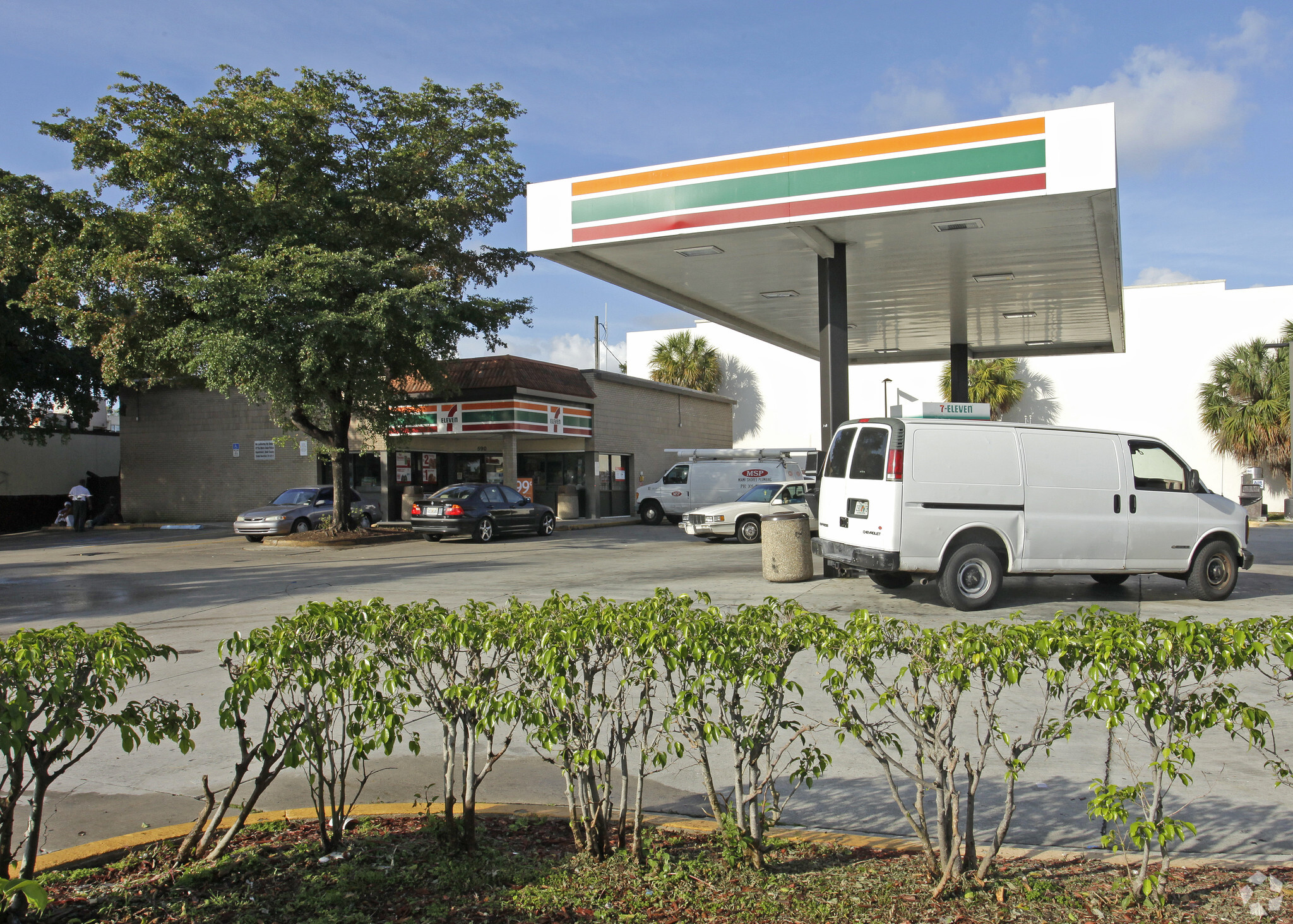 590 NE 125th St, North Miami, FL for Rent