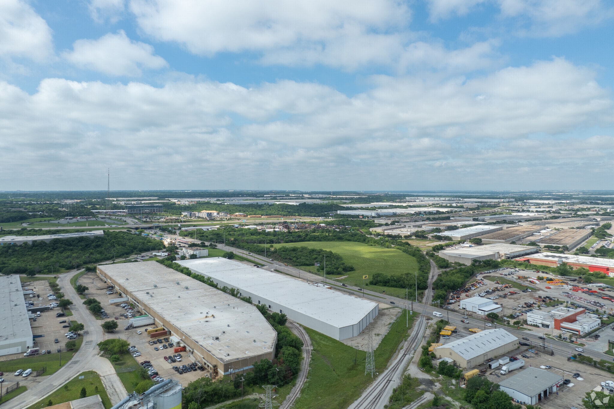 2424 N Westmoreland Rd, Dallas, TX for Rent