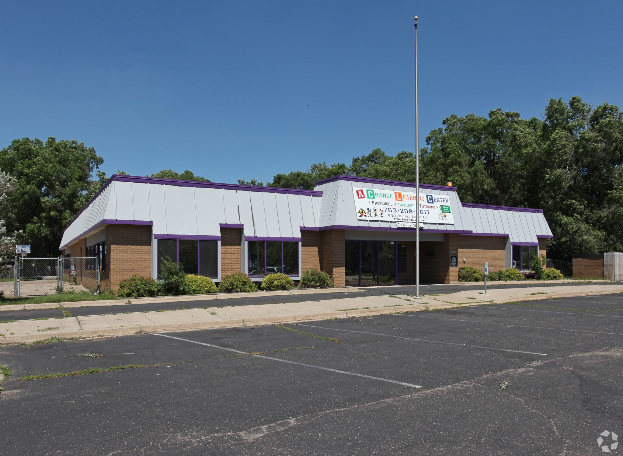 1604 Brookdale Dr, Brooklyn Park, MN for Sale