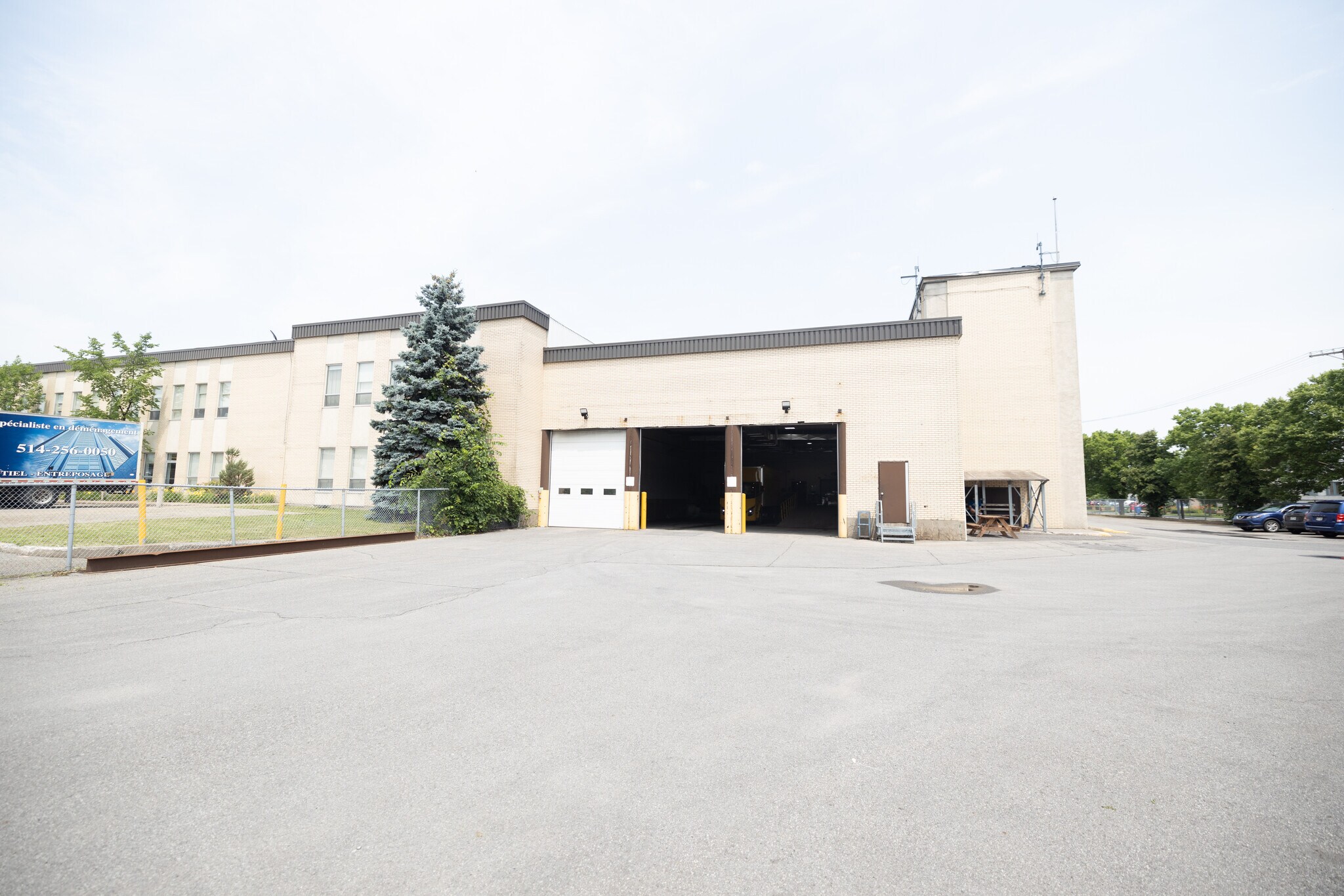 5600-5602 Av Pierre-de Coubertin, Montréal, QC for Rent