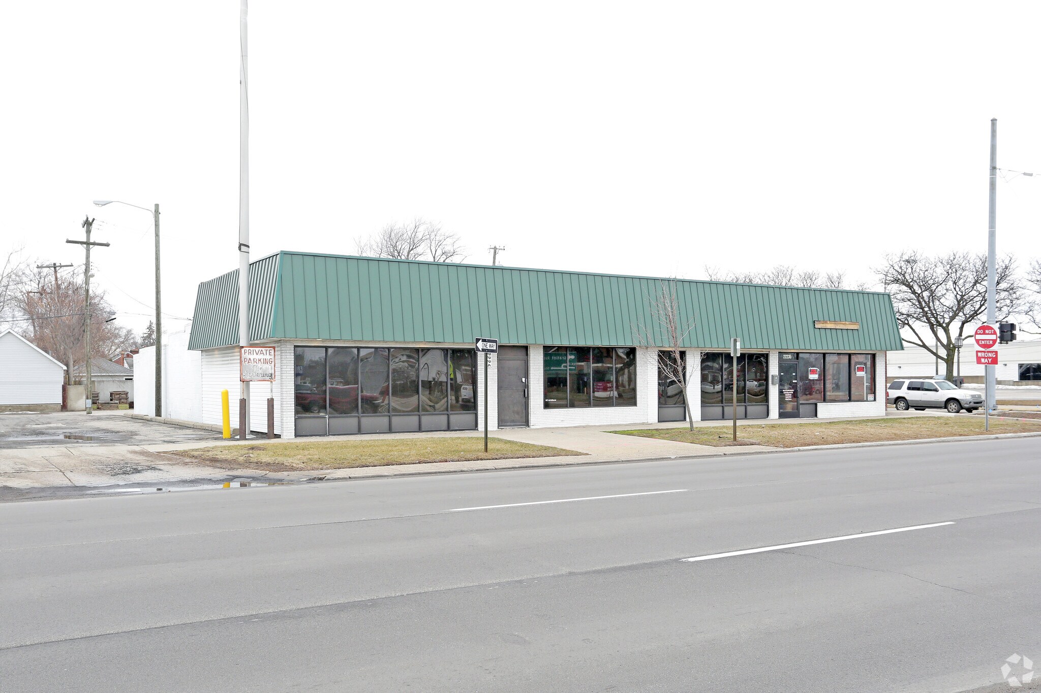 22225-22235 Gratiot Ave, Eastpointe, MI for Rent