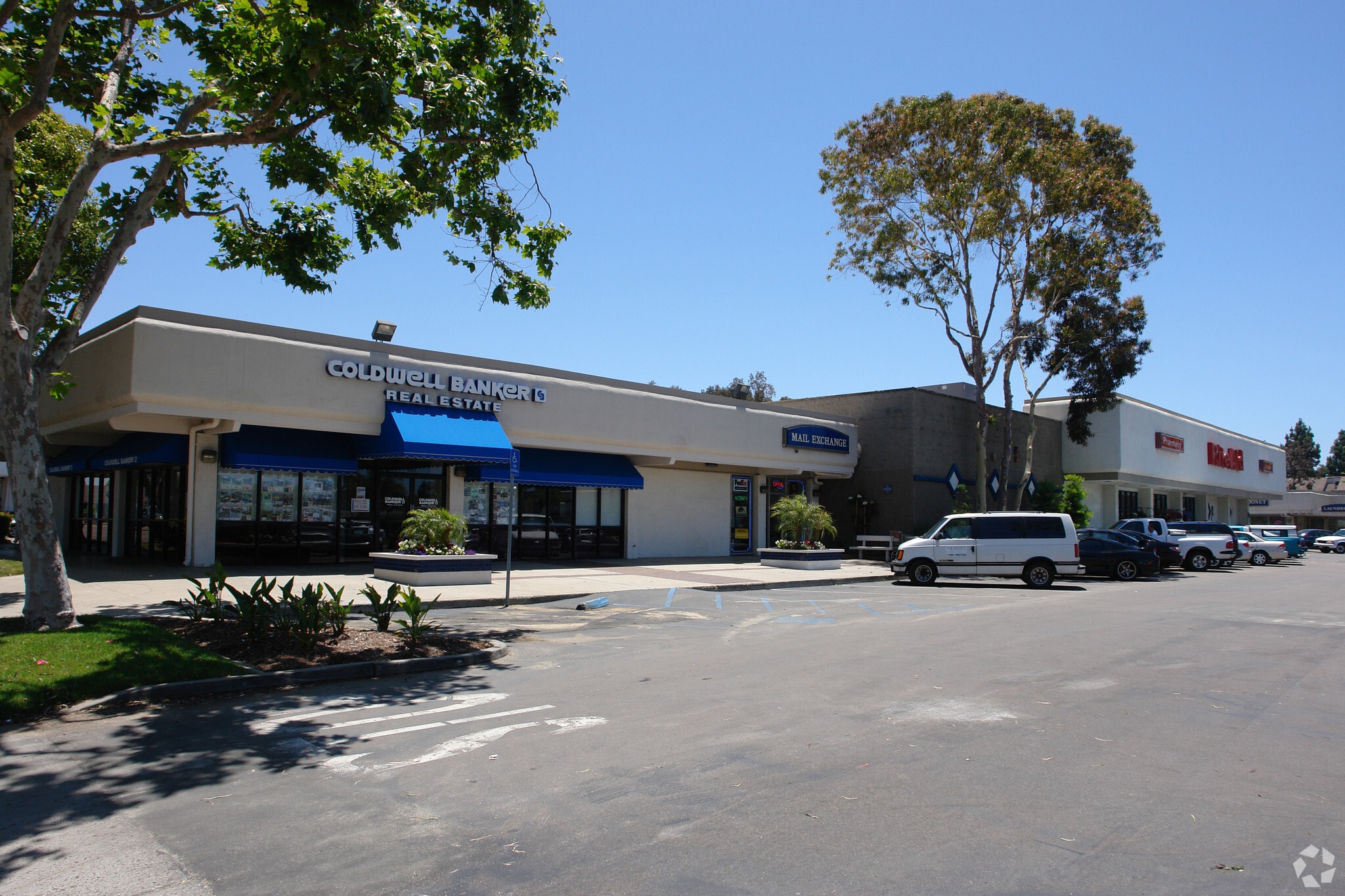 4077 Governor Dr, San Diego, CA for Rent