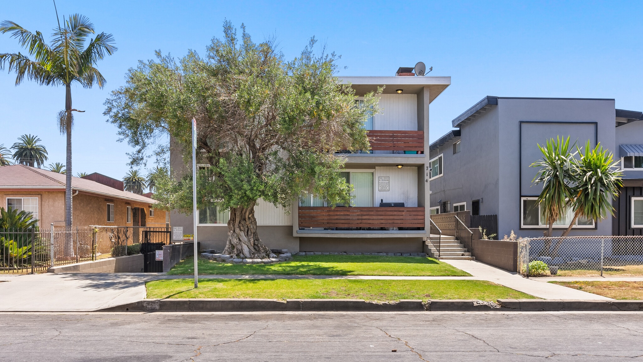 714 S Myrtle Ave, Inglewood, CA for Sale
