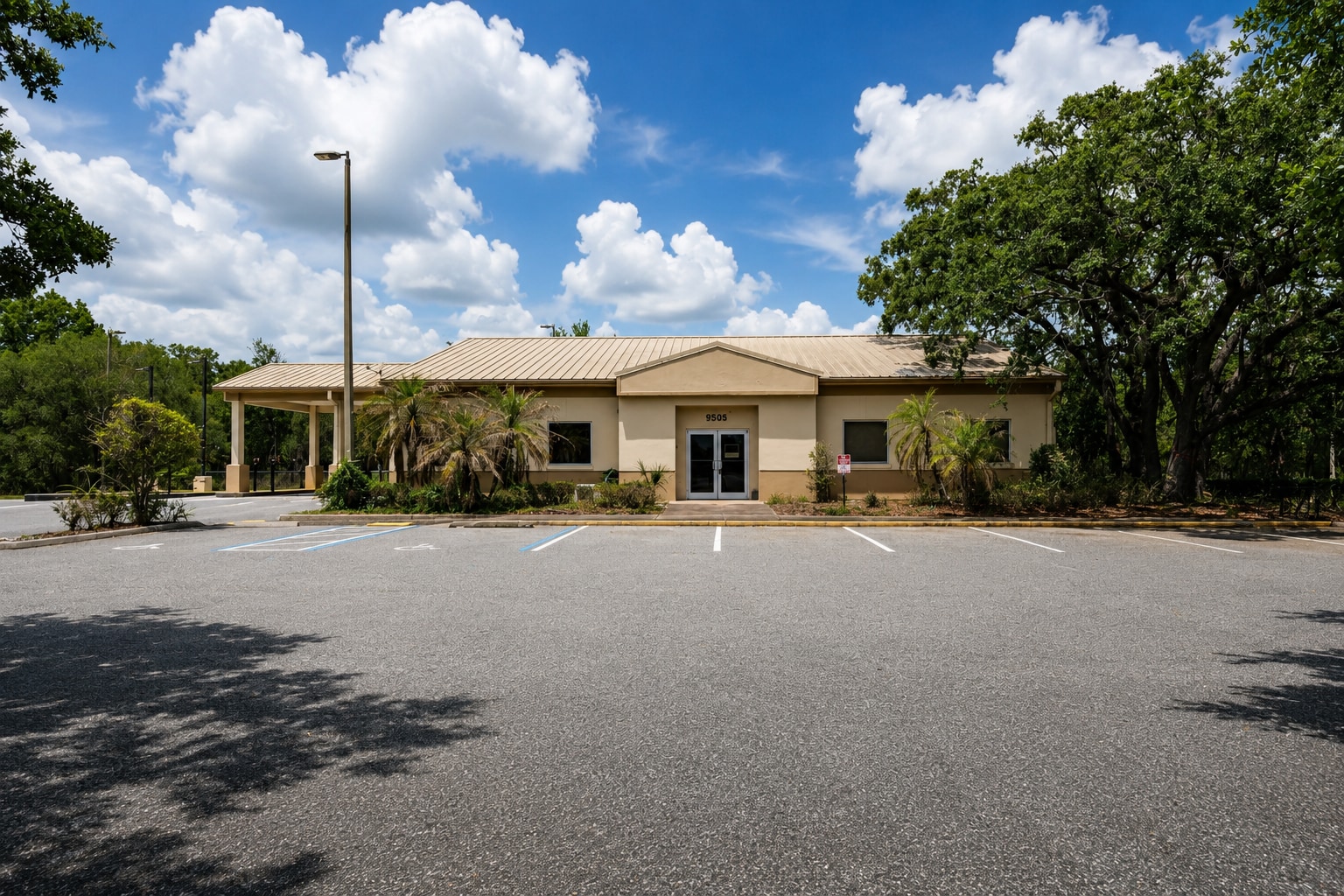 9505 E Colonial Dr, Orlando, FL for Rent