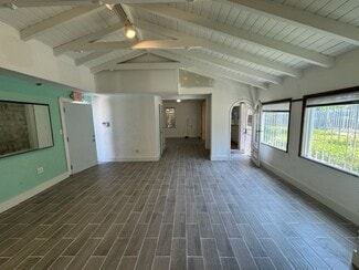 Miami, FL Retail - 611 NE 86th St