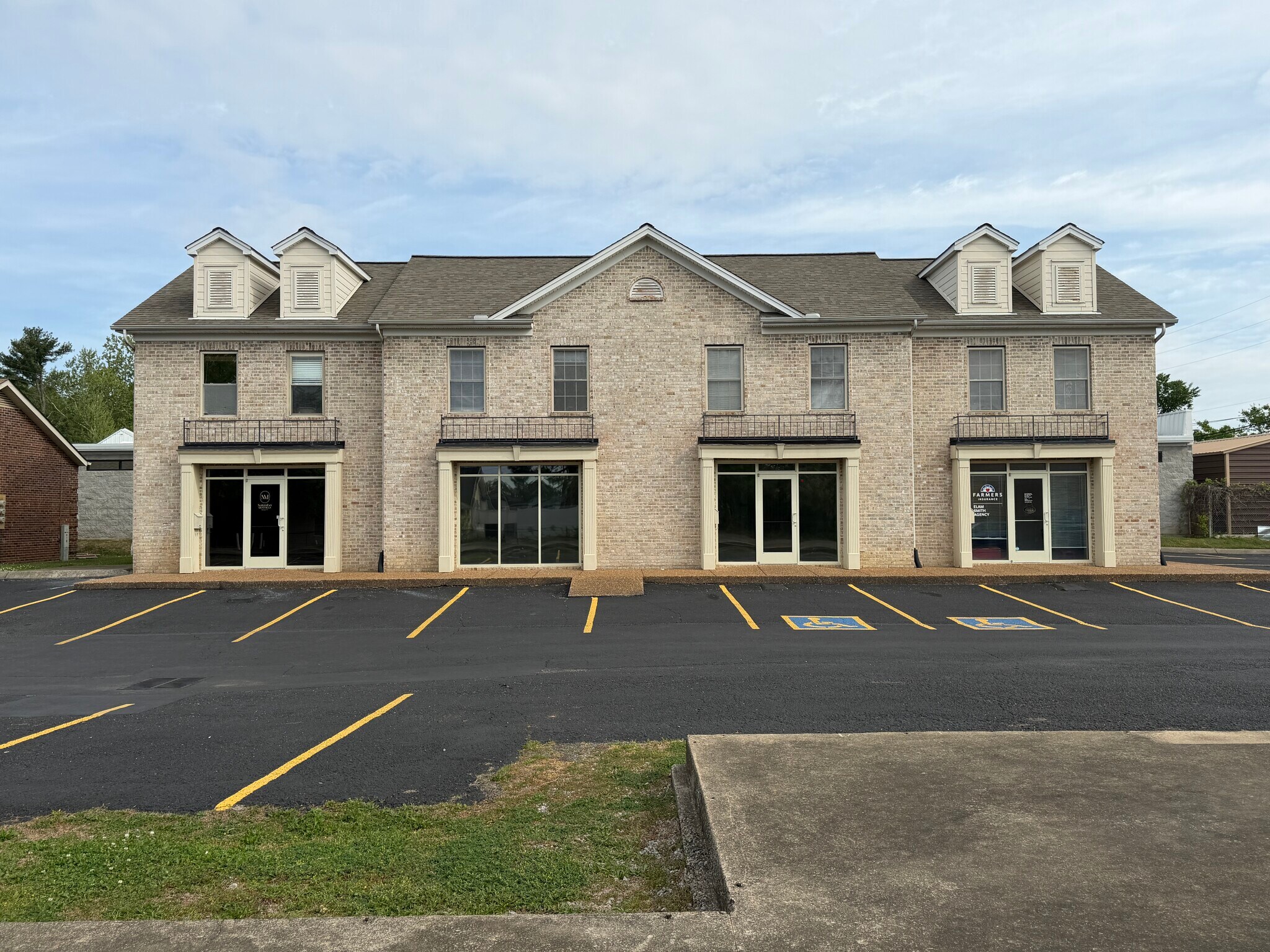5722 Hickory Plaza Dr, Nashville, TN for Rent
