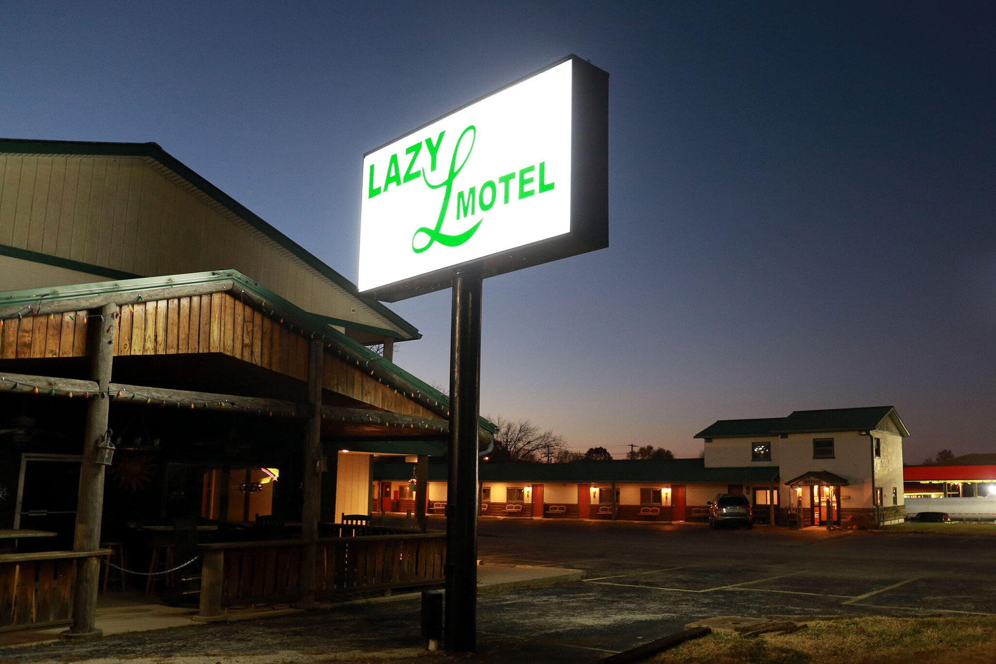 1121 S Sam Houston Blvd, Houston, MO for Sale