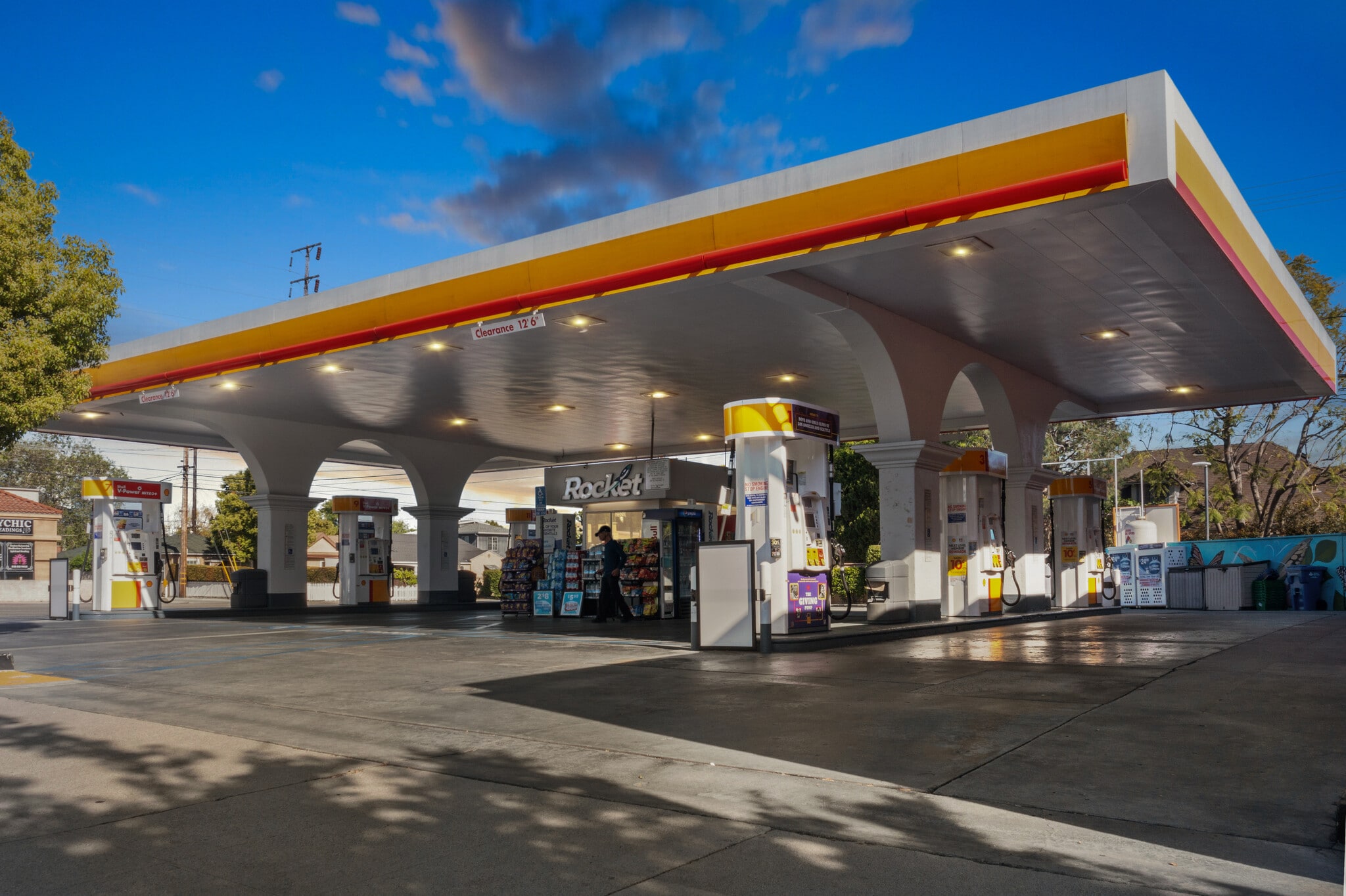 2500 W Magnolia Blvd, Burbank, CA for Sale