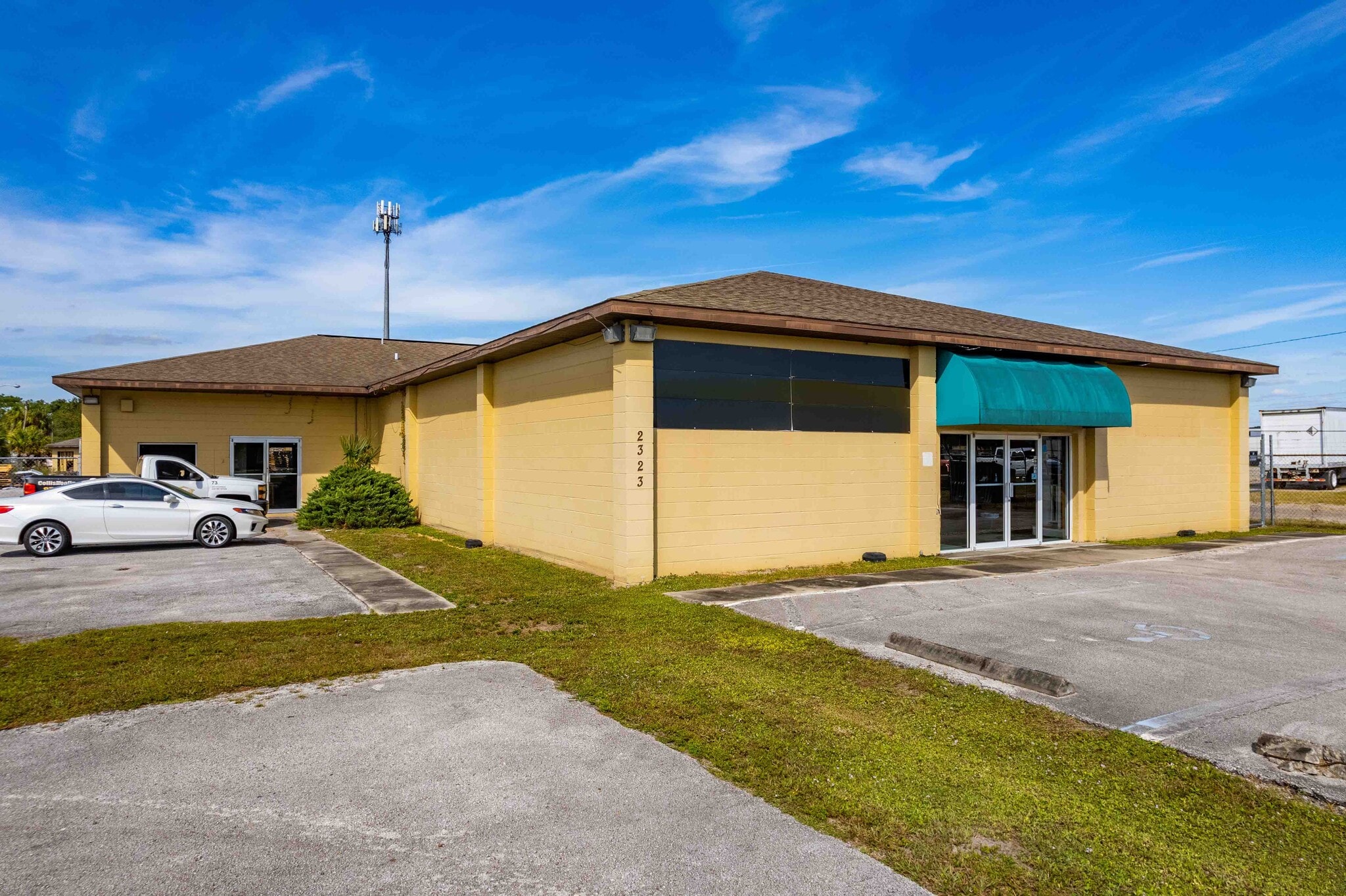 2323 W Memorial Blvd, Lakeland, FL for Rent