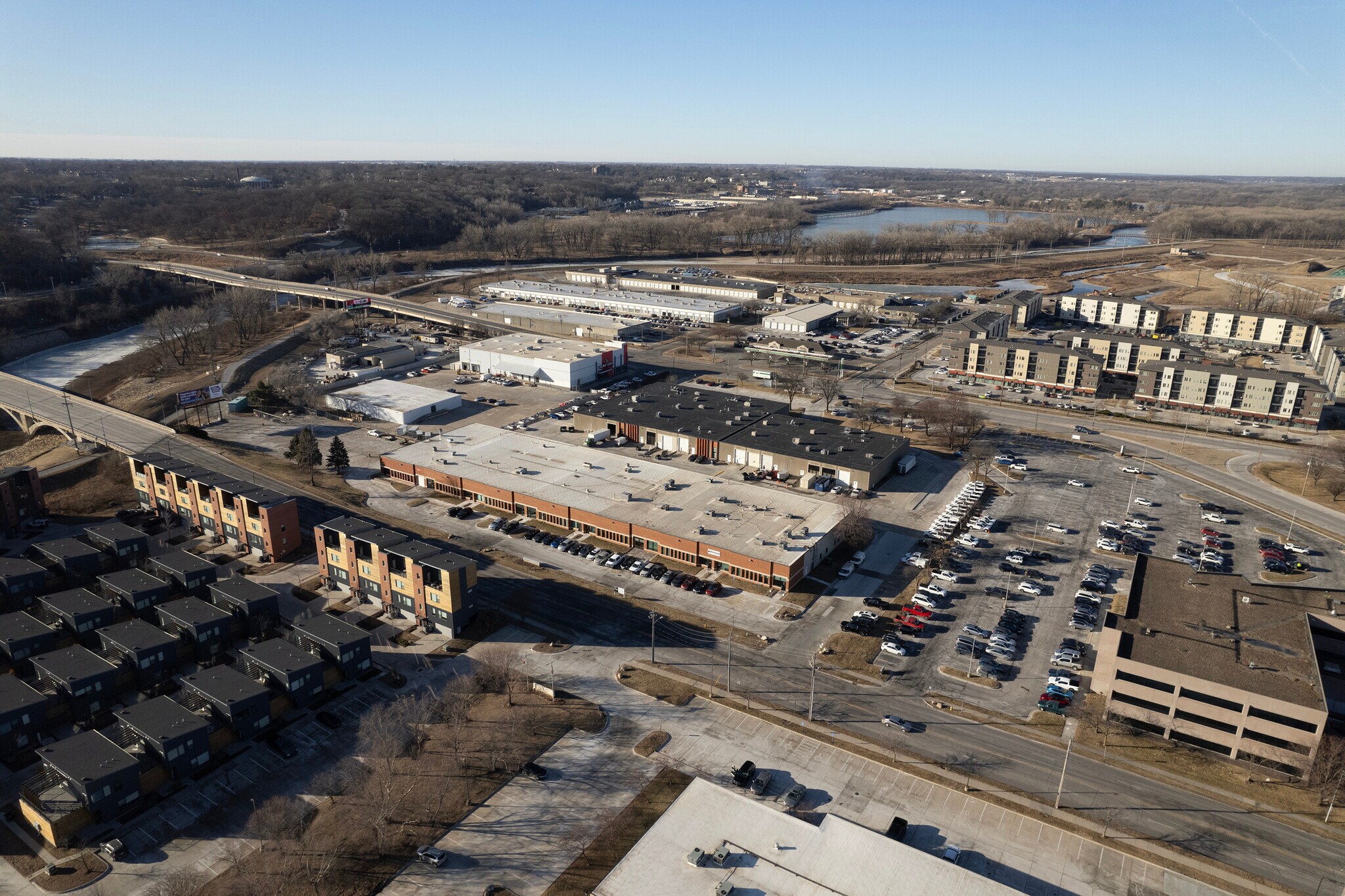 600 SW 7th St, Des Moines, IA for Rent