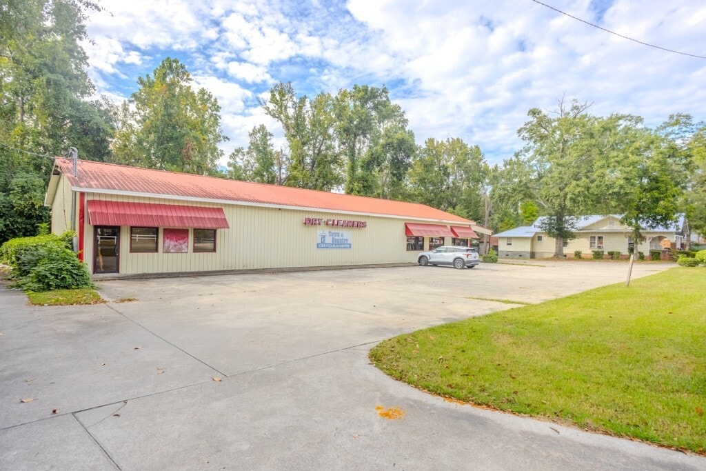 244 N College St, Statesboro, GA for Sale