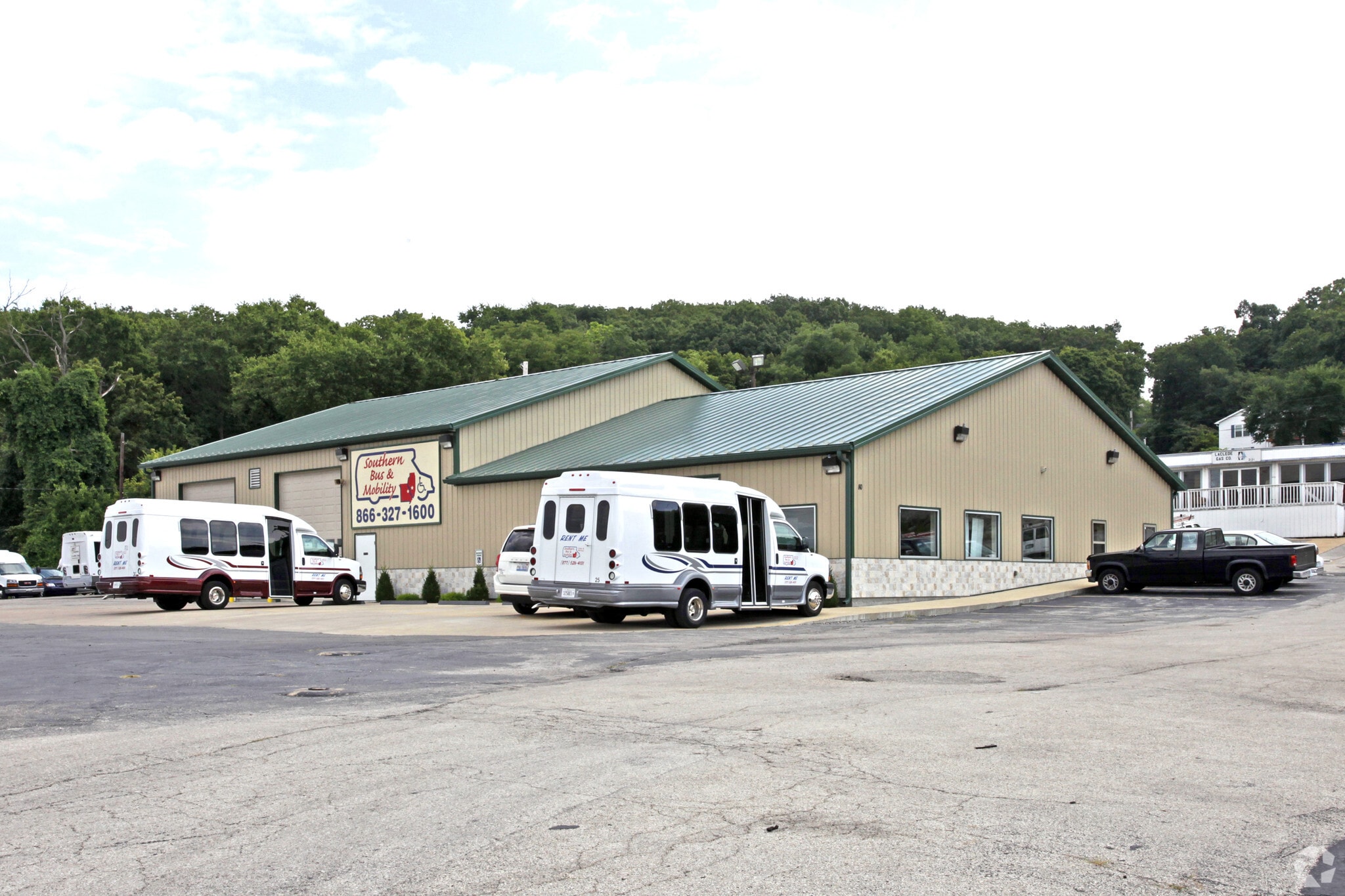 80 S Highway Dr, Valley Park, MO for Rent