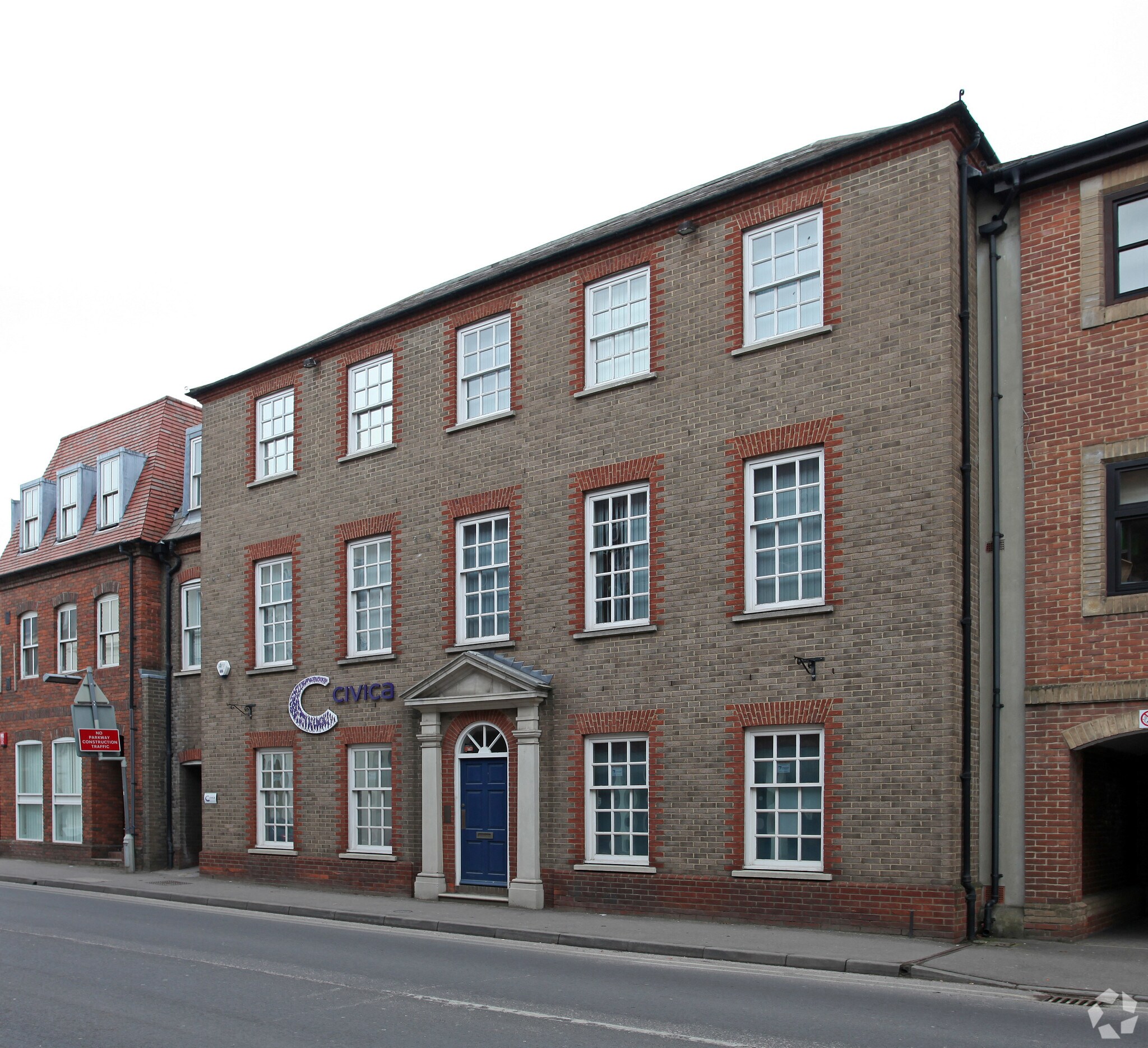 London Rd, Newbury, BKS for Sale