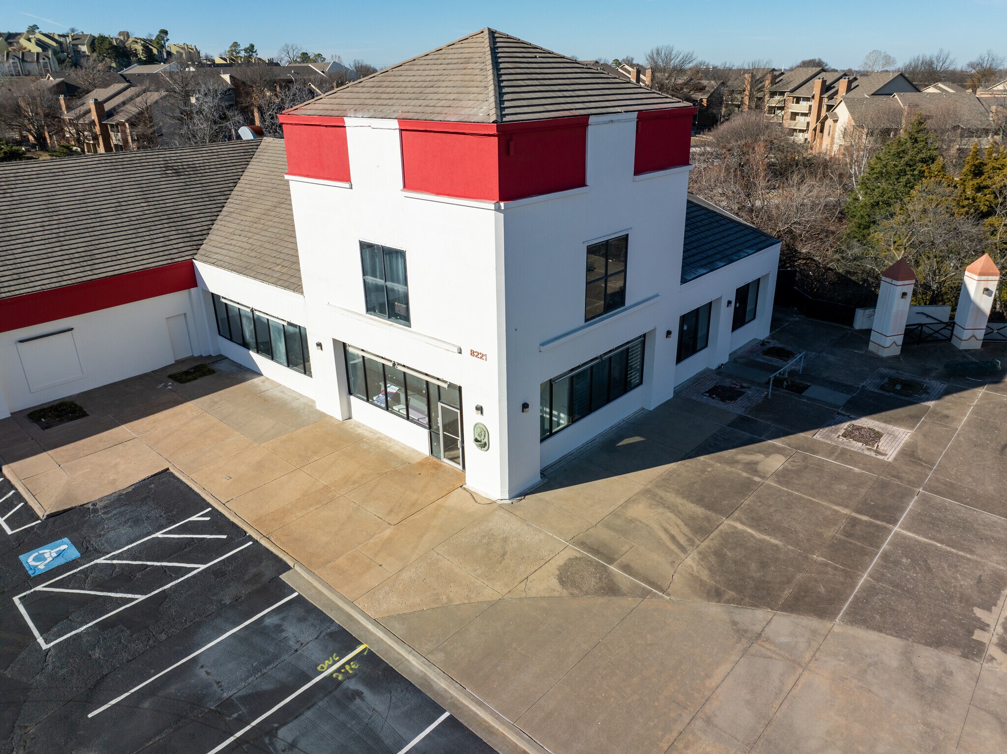 8221 E 61st St, Tulsa, OK for Rent