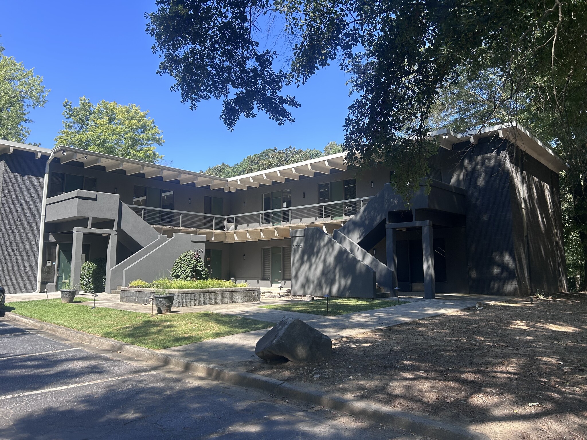 3720 Longview Dr, Chamblee, GA for Rent